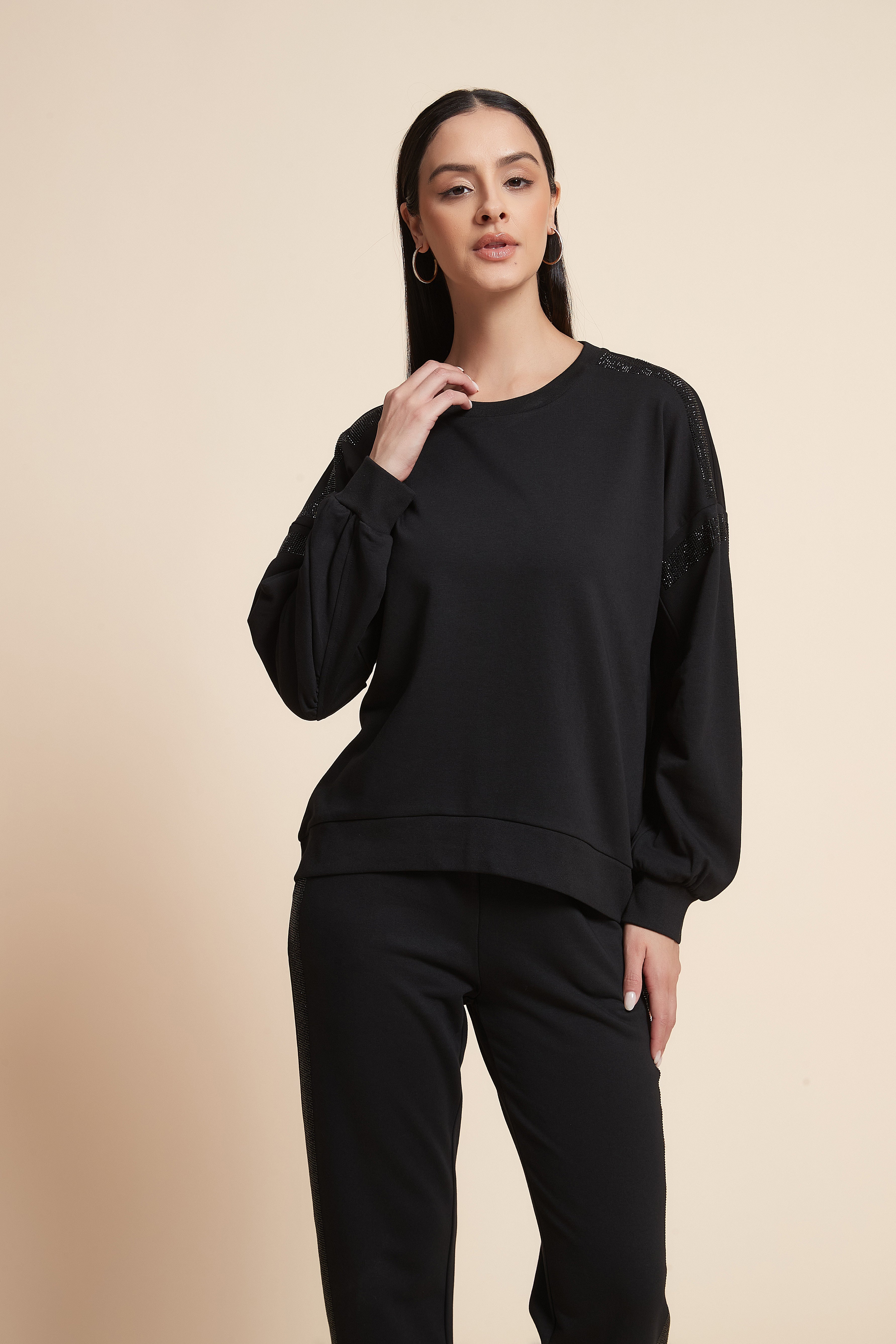 Long-Sleeved Waist-Length Sweatshirt