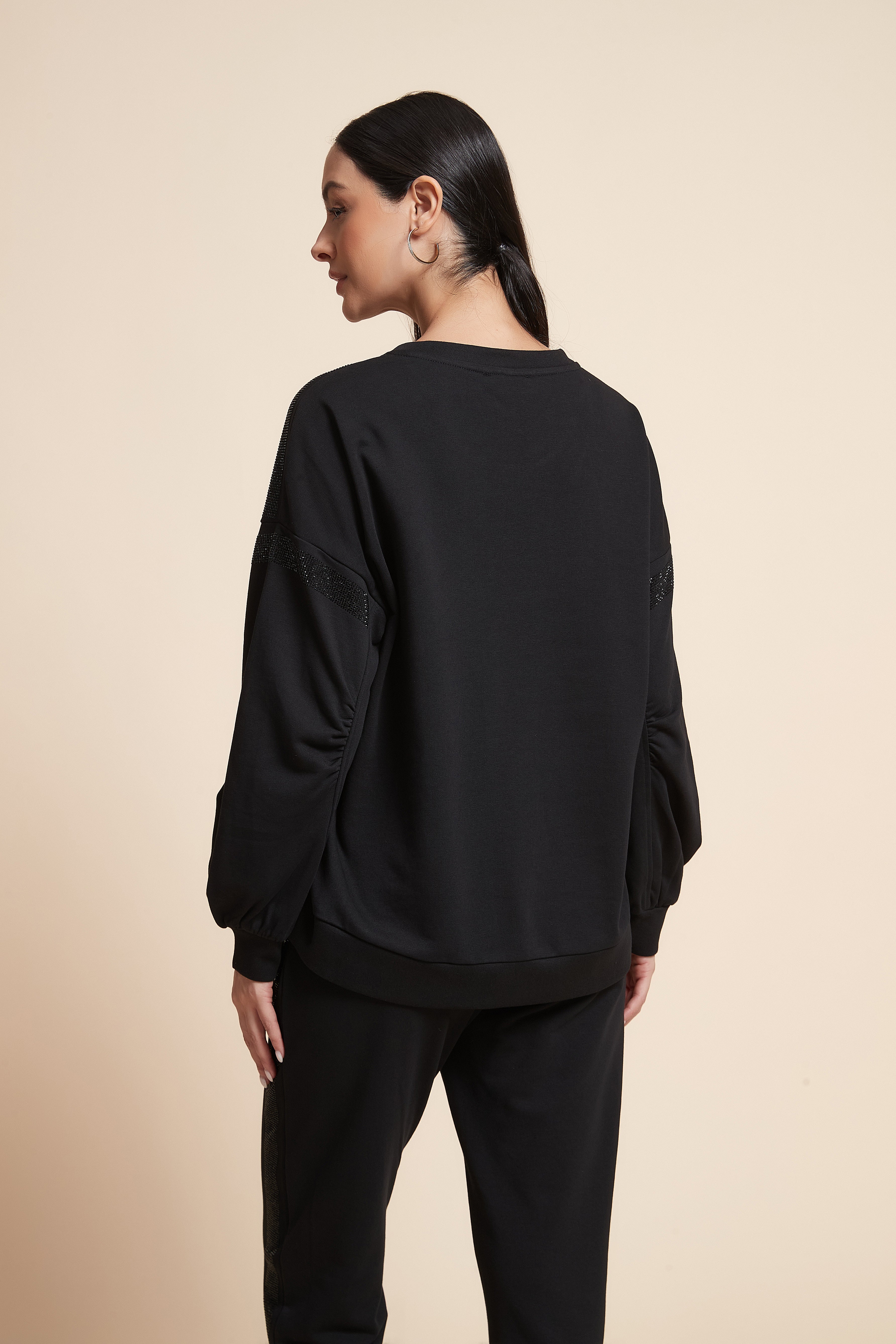Long-Sleeved Waist-Length Sweatshirt