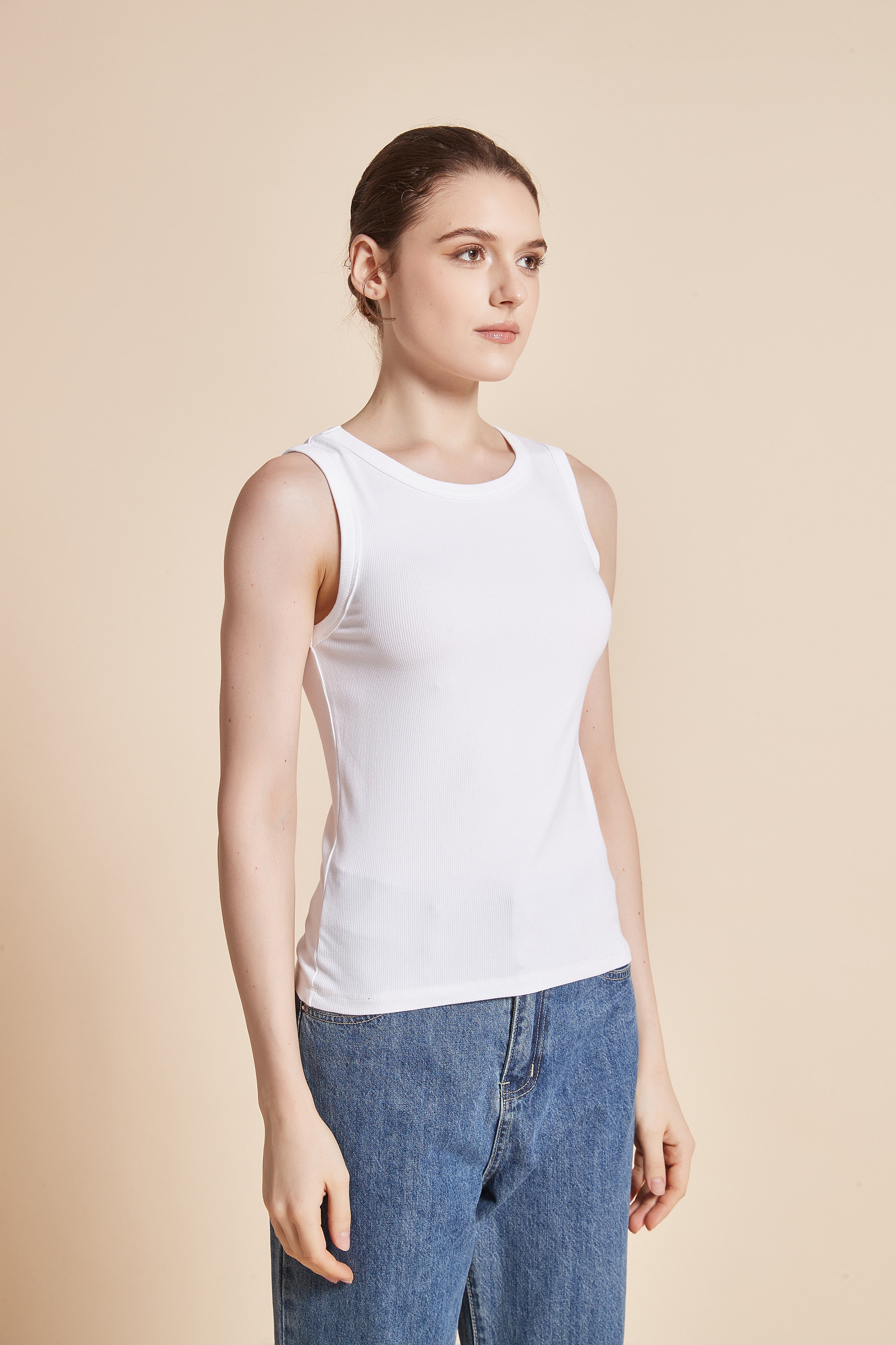 Yola Plain Sleeveless Blouse with Round Neck