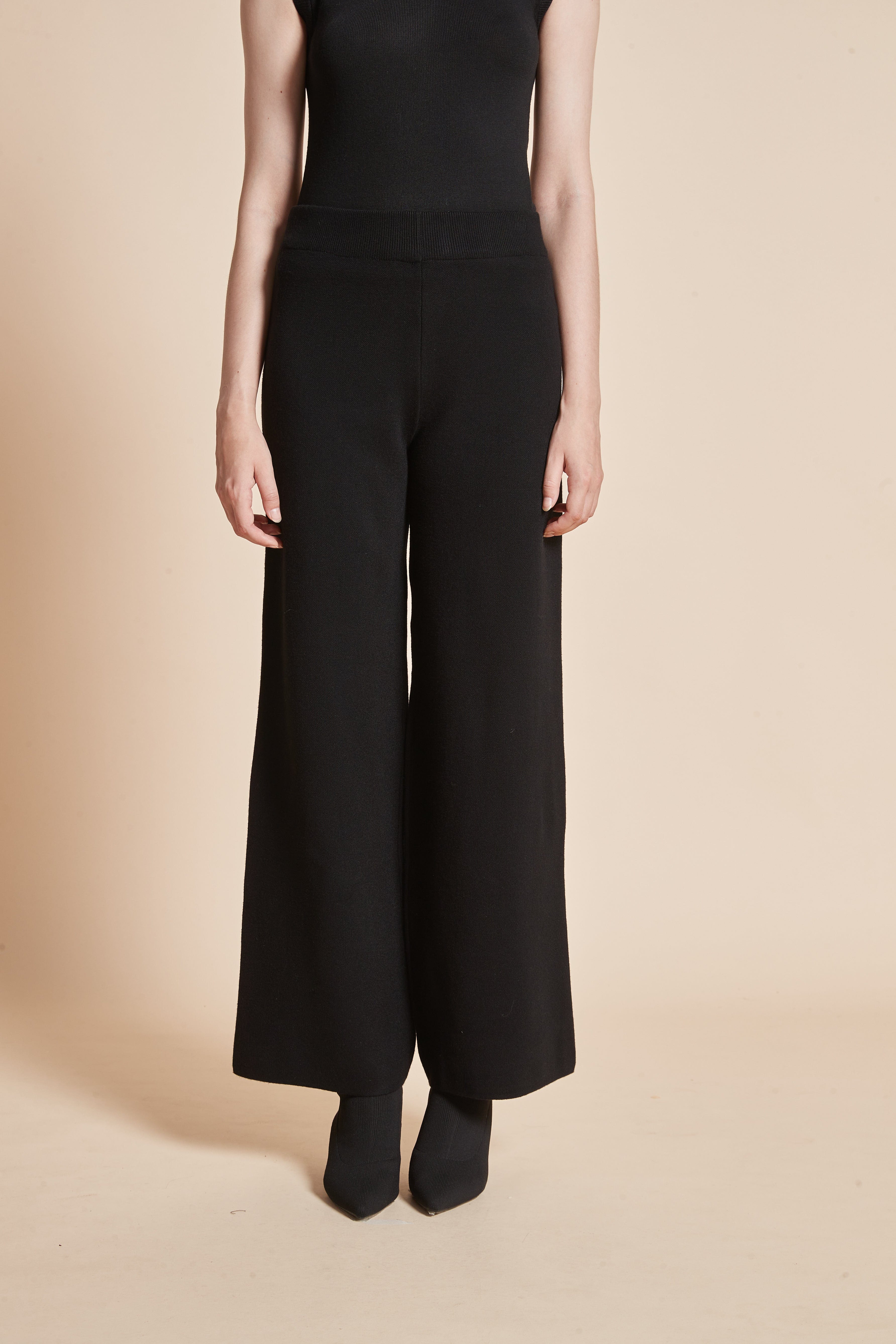 Long Plain Pants with Wide Legs