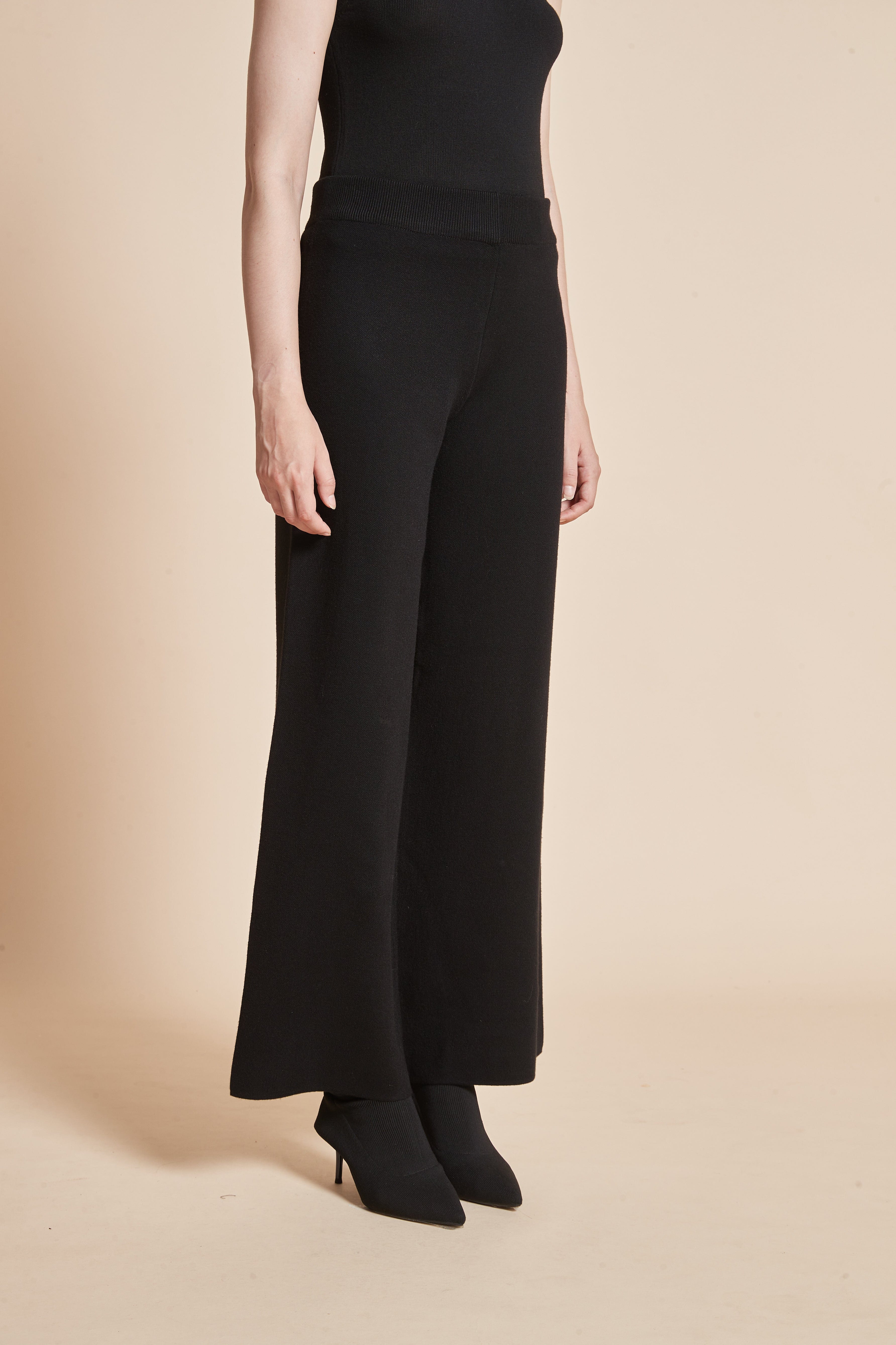 Long Plain Pants with Wide Legs