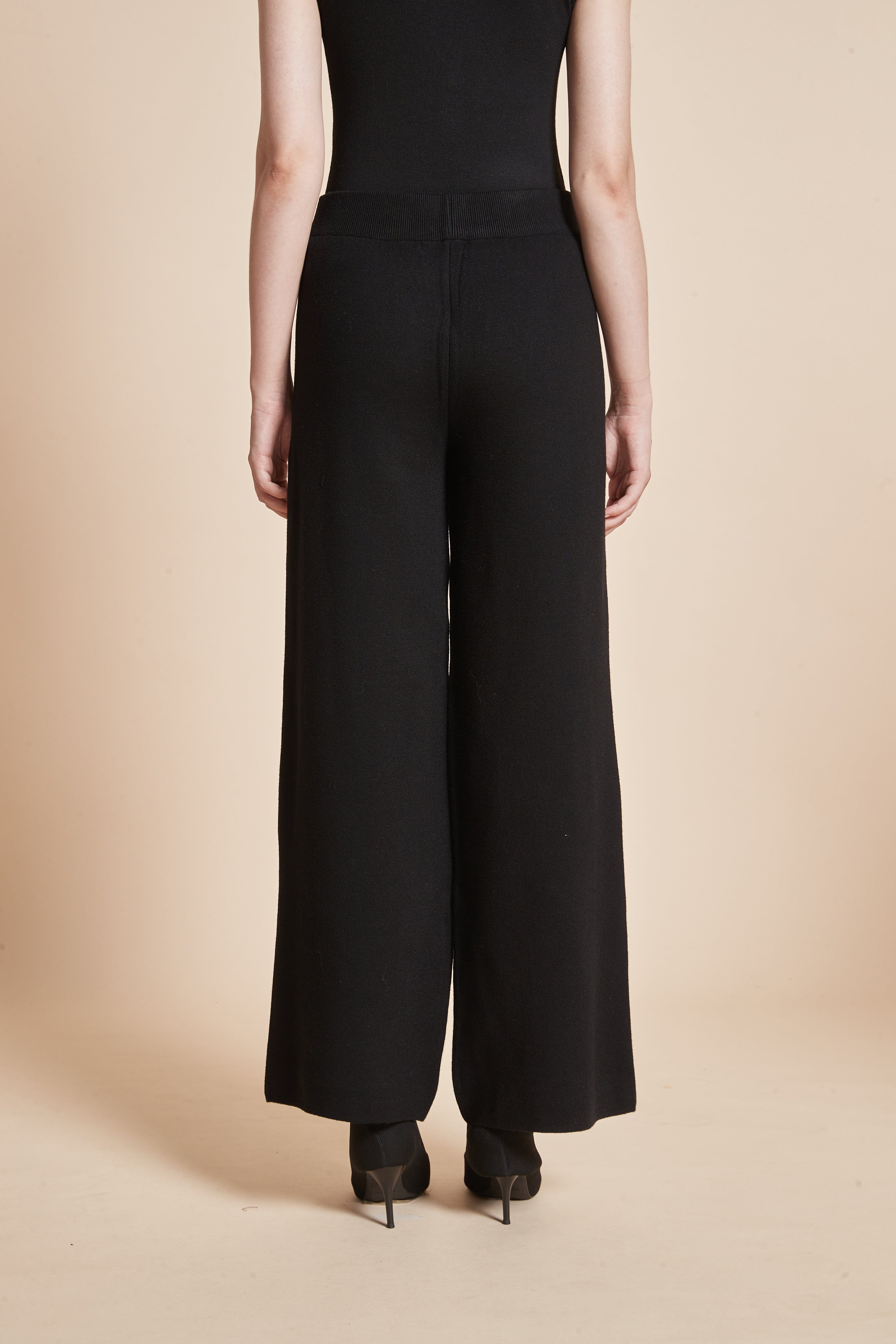 Long Plain Pants with Wide Legs
