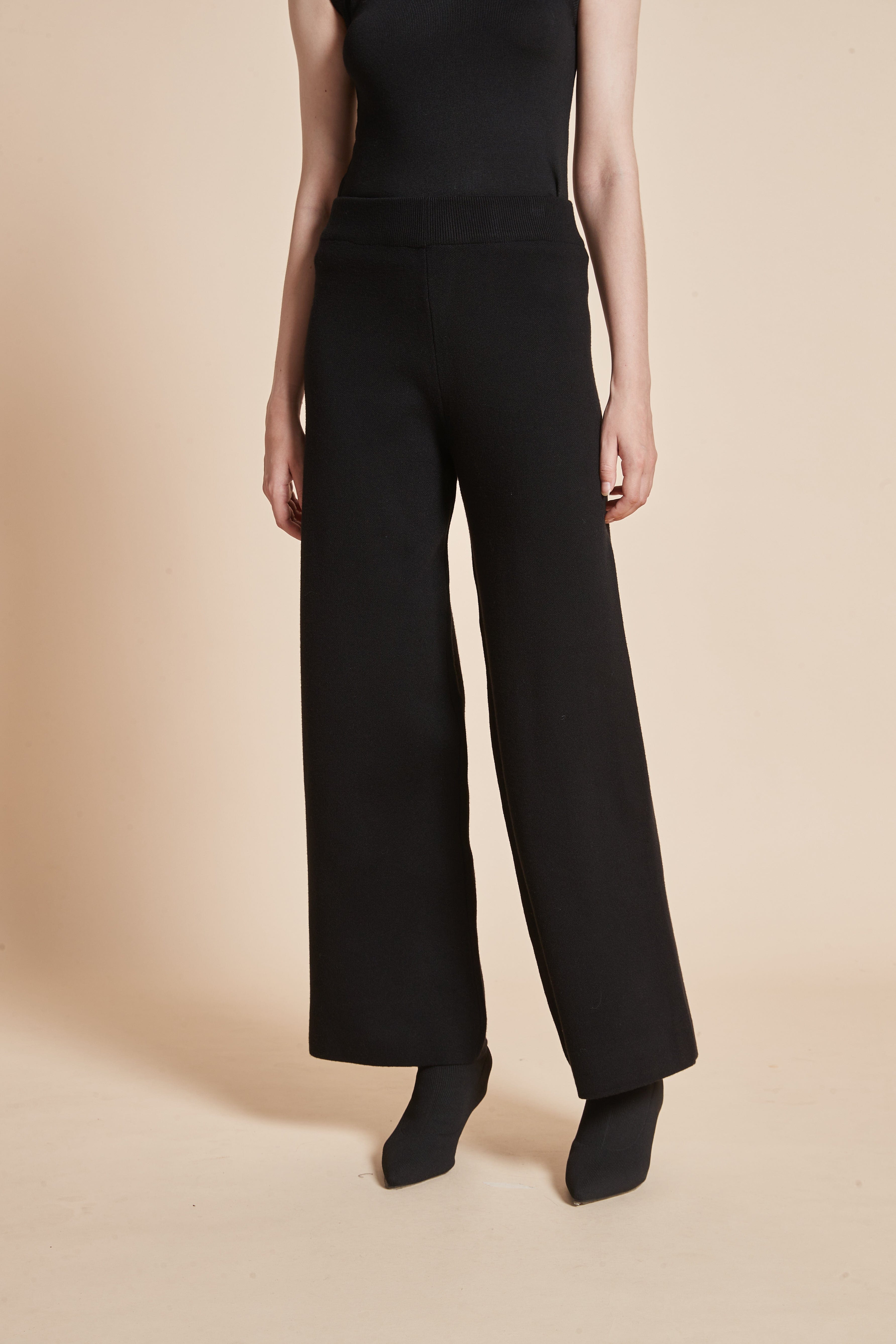 Long Plain Pants with Wide Legs