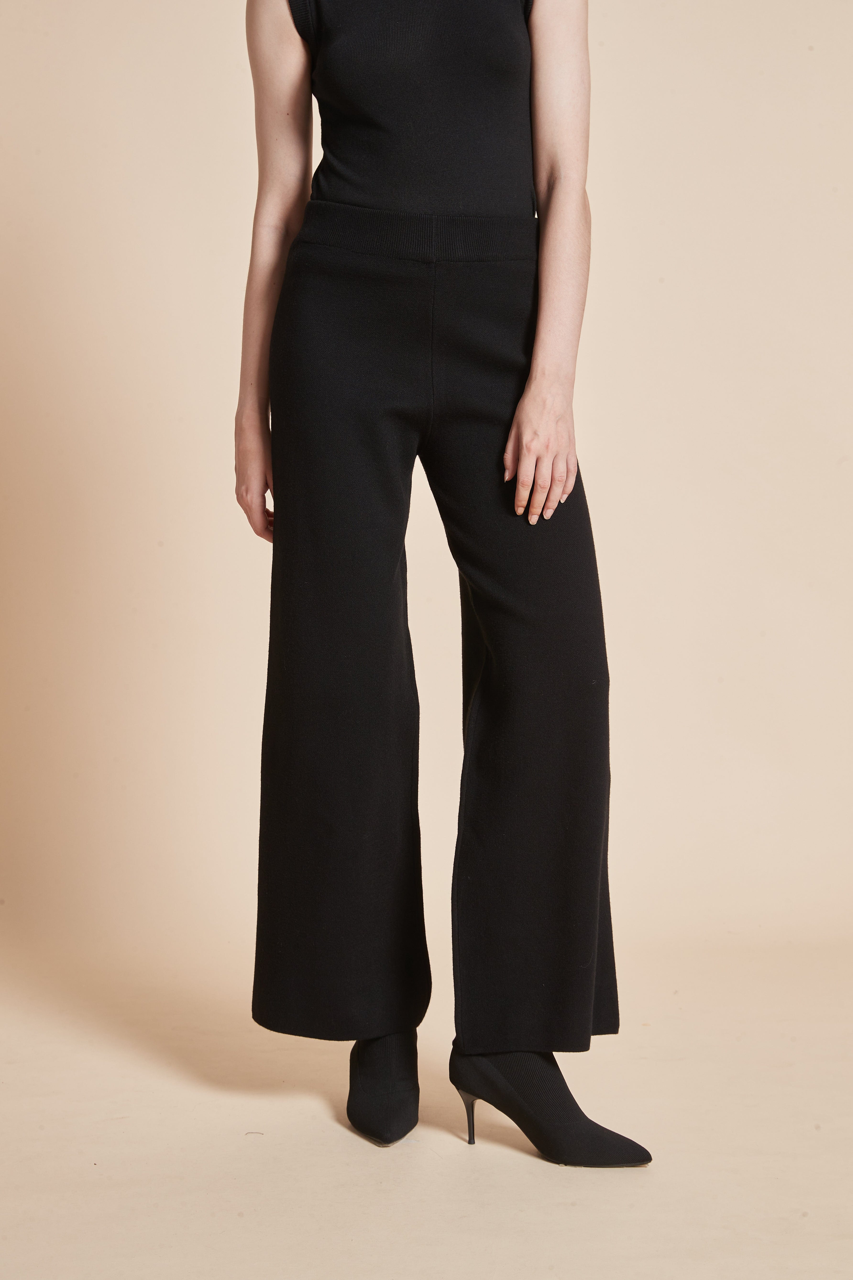 Long Plain Pants with Wide Legs