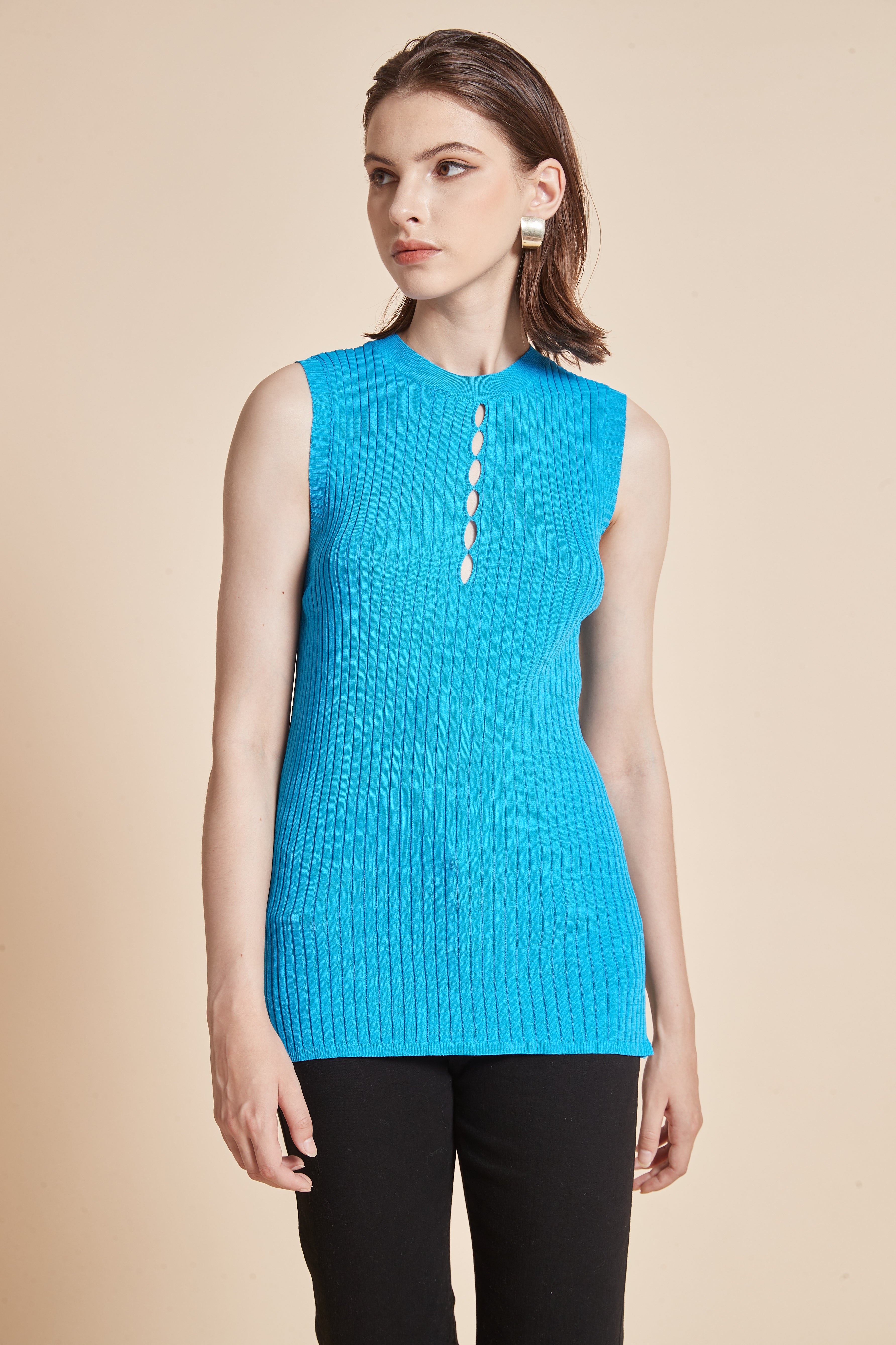 Yola Sleeveless Blouse with Round Neck and Chest Cutouts