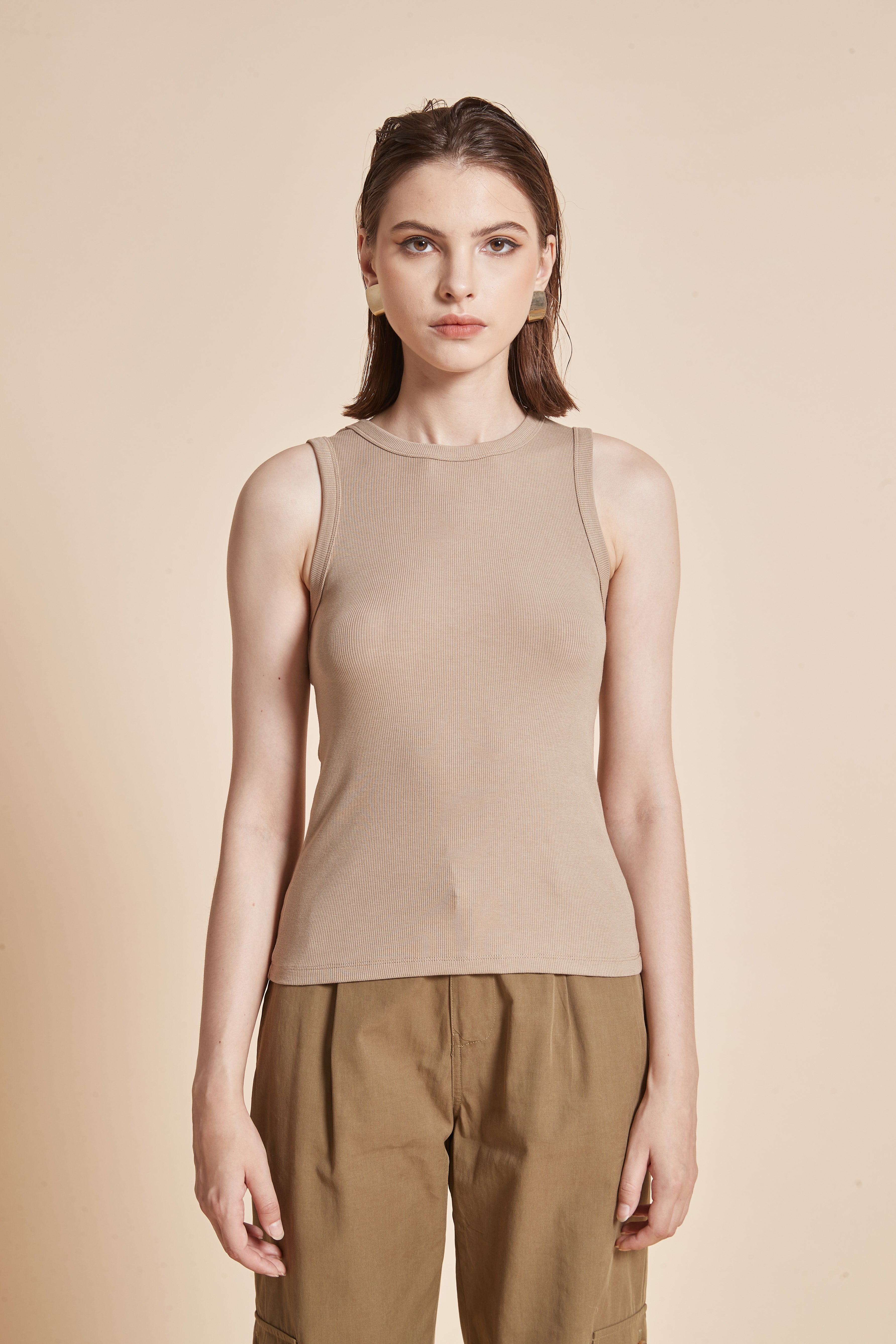 Yola Plain Sleeveless Blouse with Round Neck