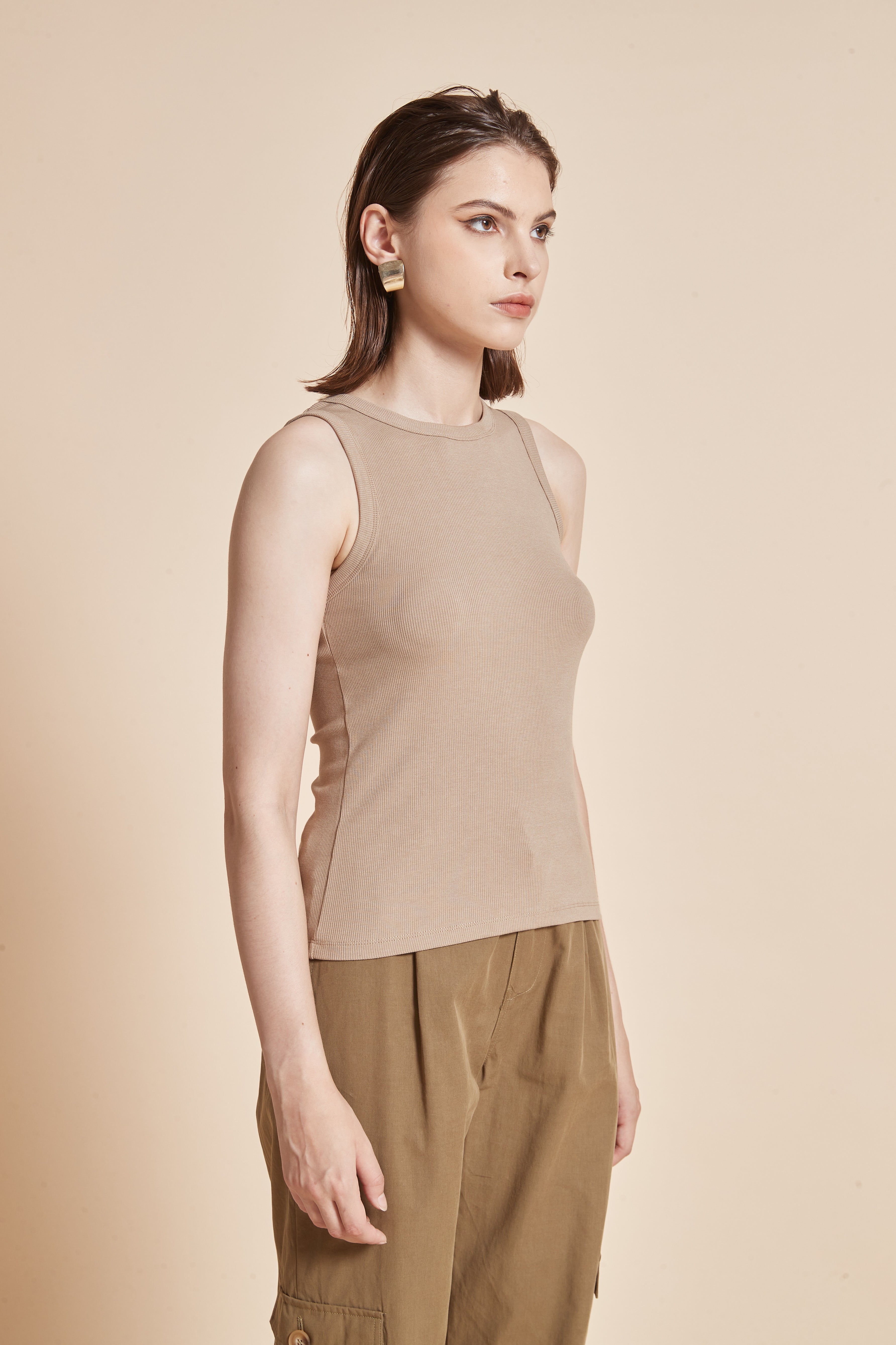 Yola Plain Sleeveless Blouse with Round Neck