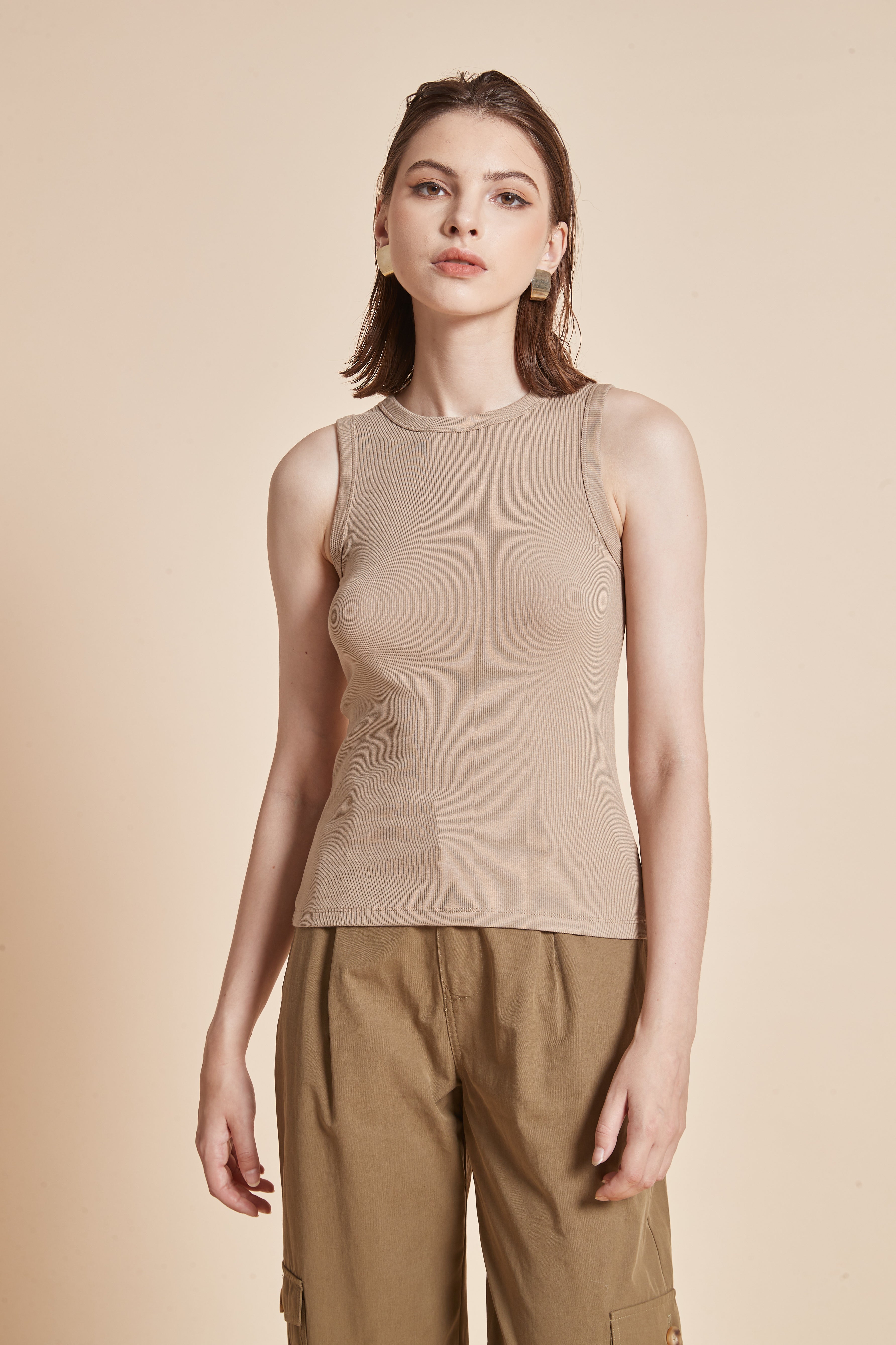 Yola Plain Sleeveless Blouse with Round Neck