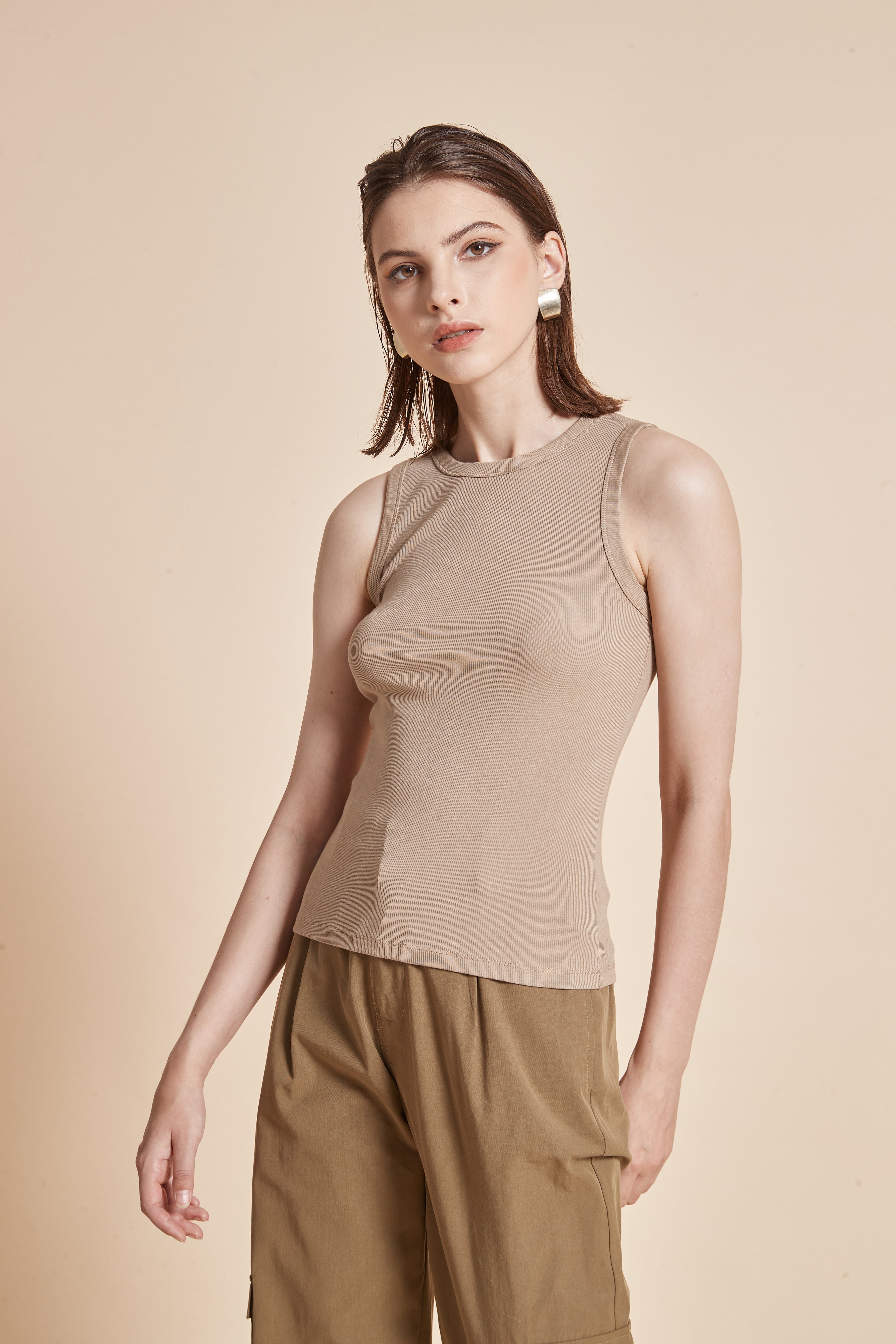 Yola Plain Sleeveless Blouse with Round Neck