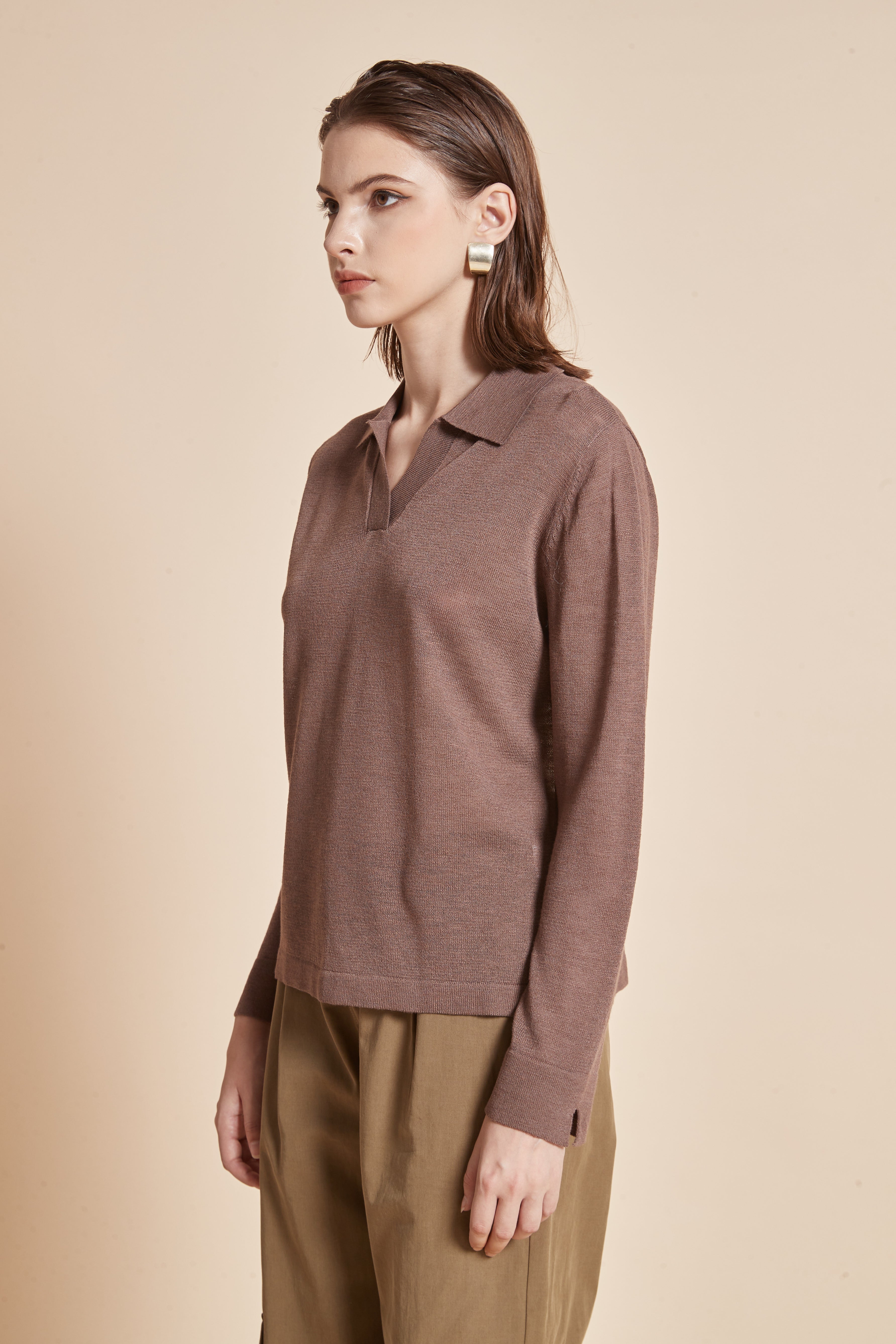 Yola Plain Blouse with Long Sleeves and V-Neck Collar