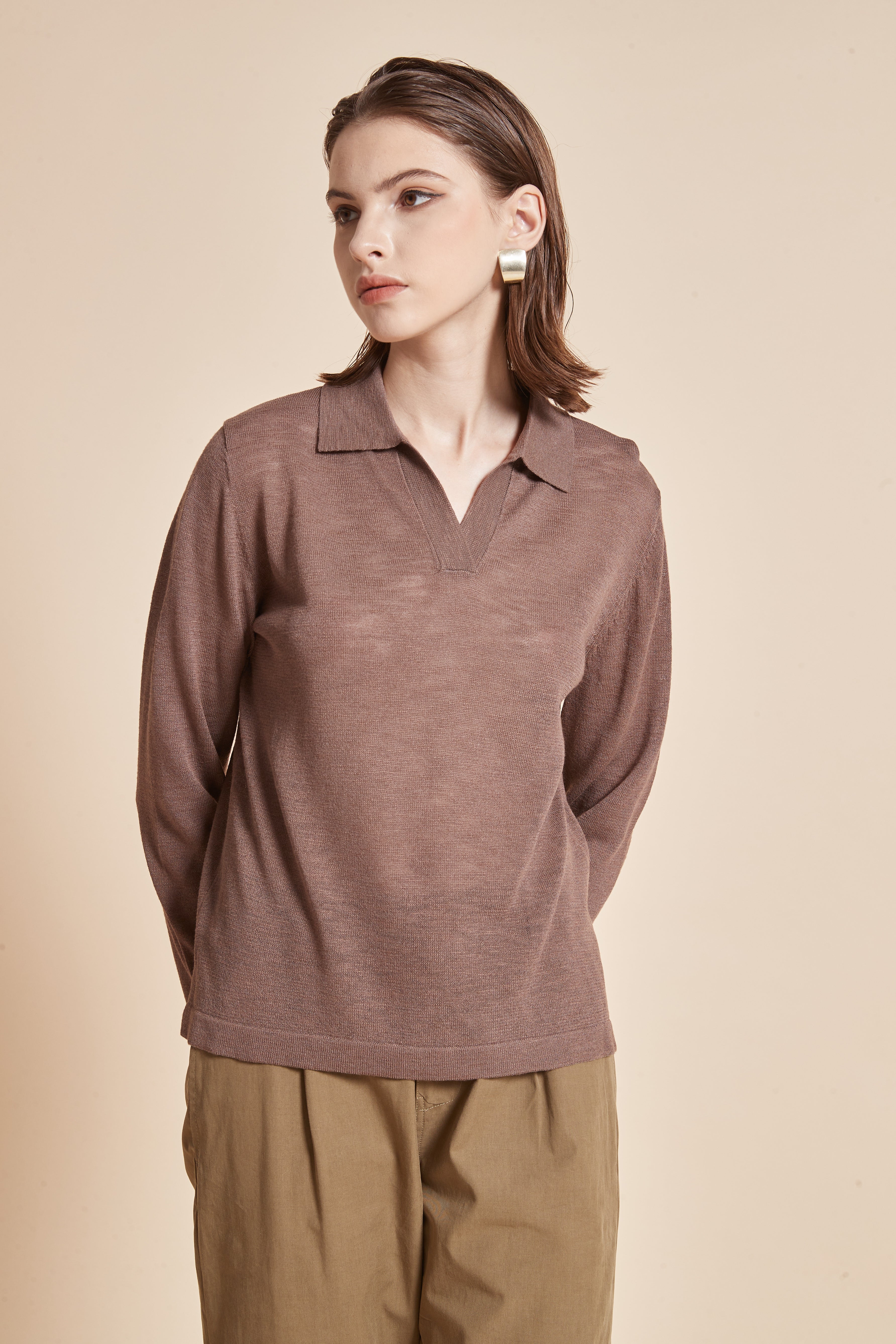 Yola Plain Blouse with Long Sleeves and V-Neck Collar