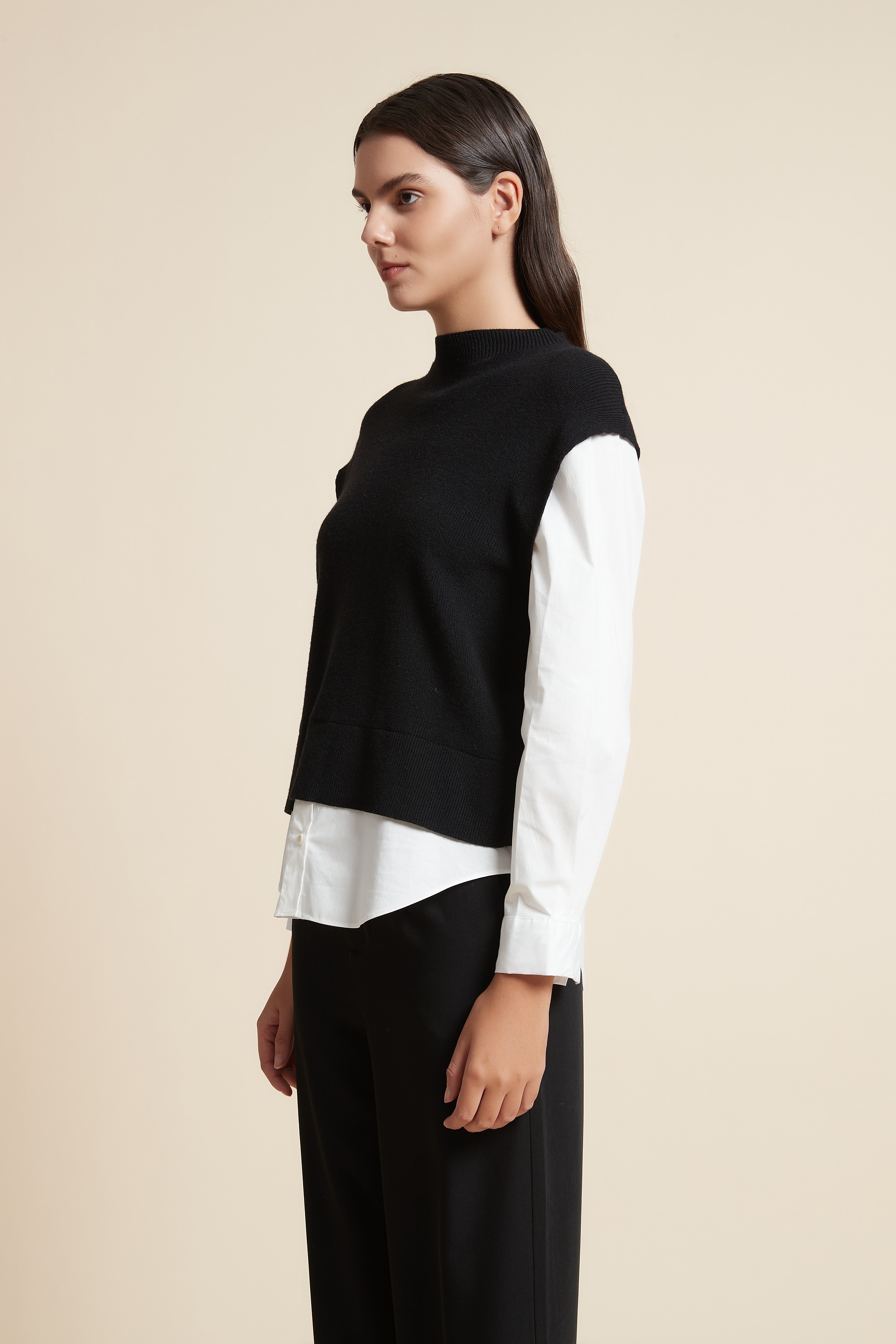 Sleeveless T-Shirt with Round Neck