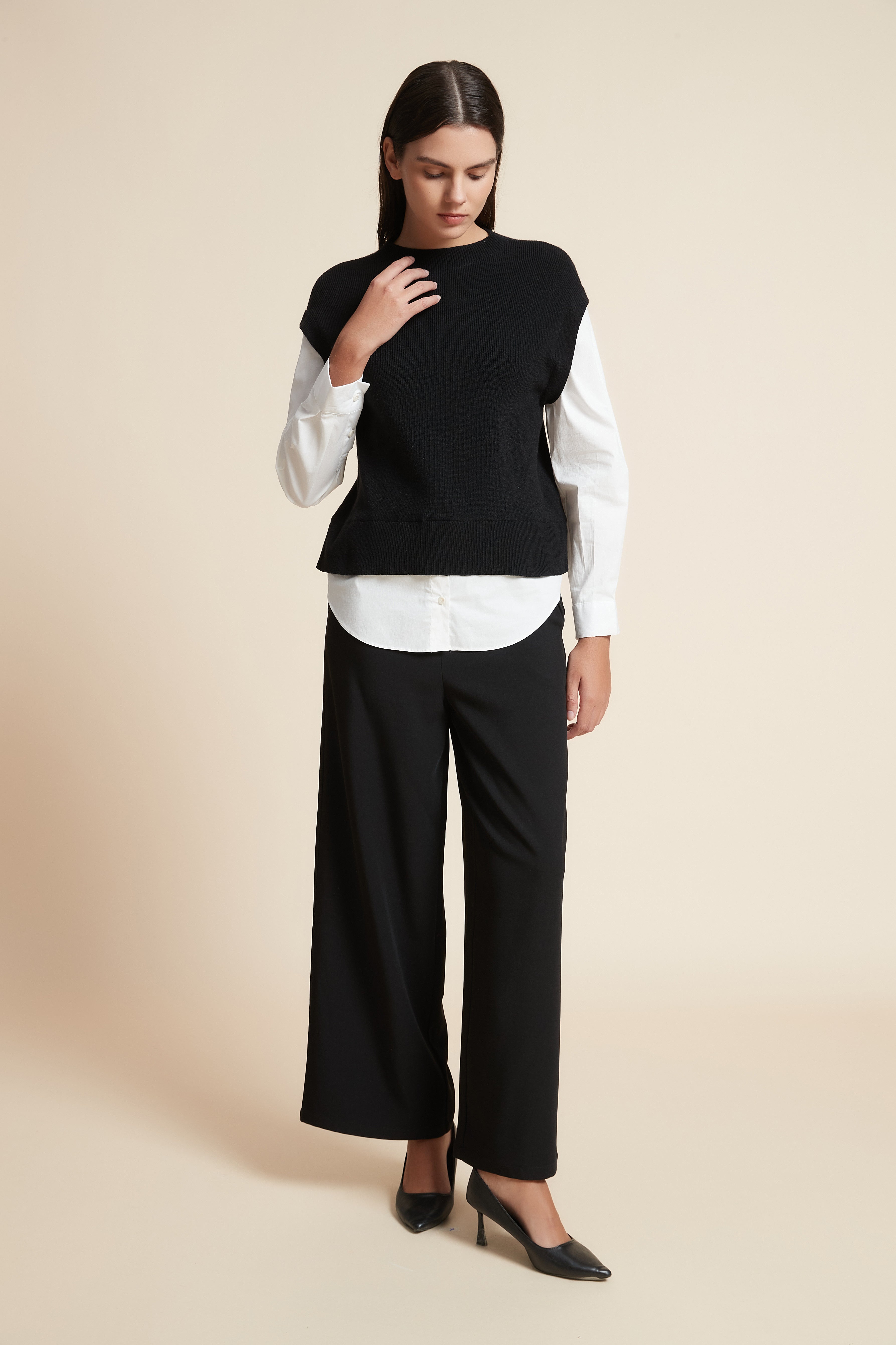 Sleeveless T-Shirt with Round Neck