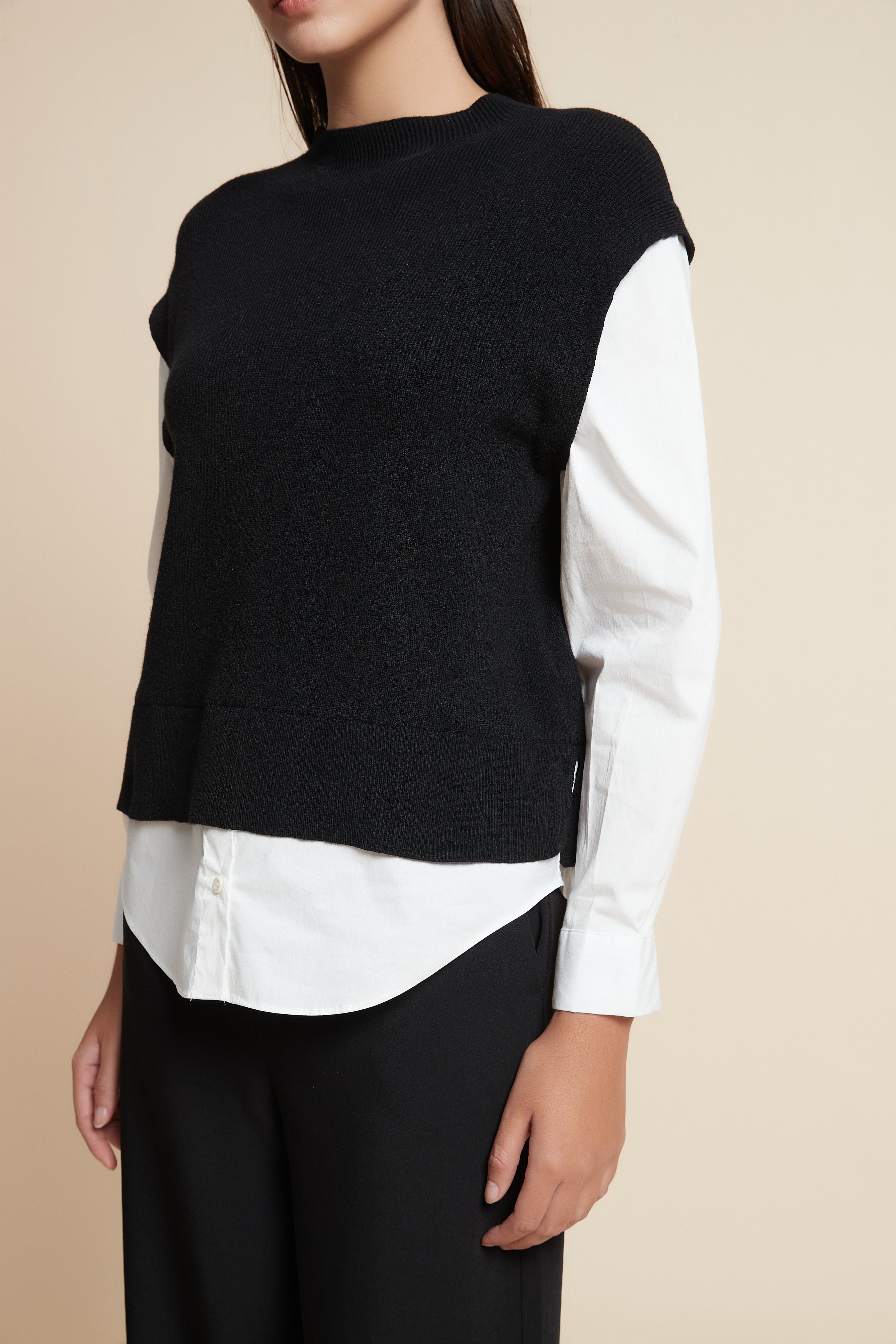 Sleeveless T-Shirt with Round Neck