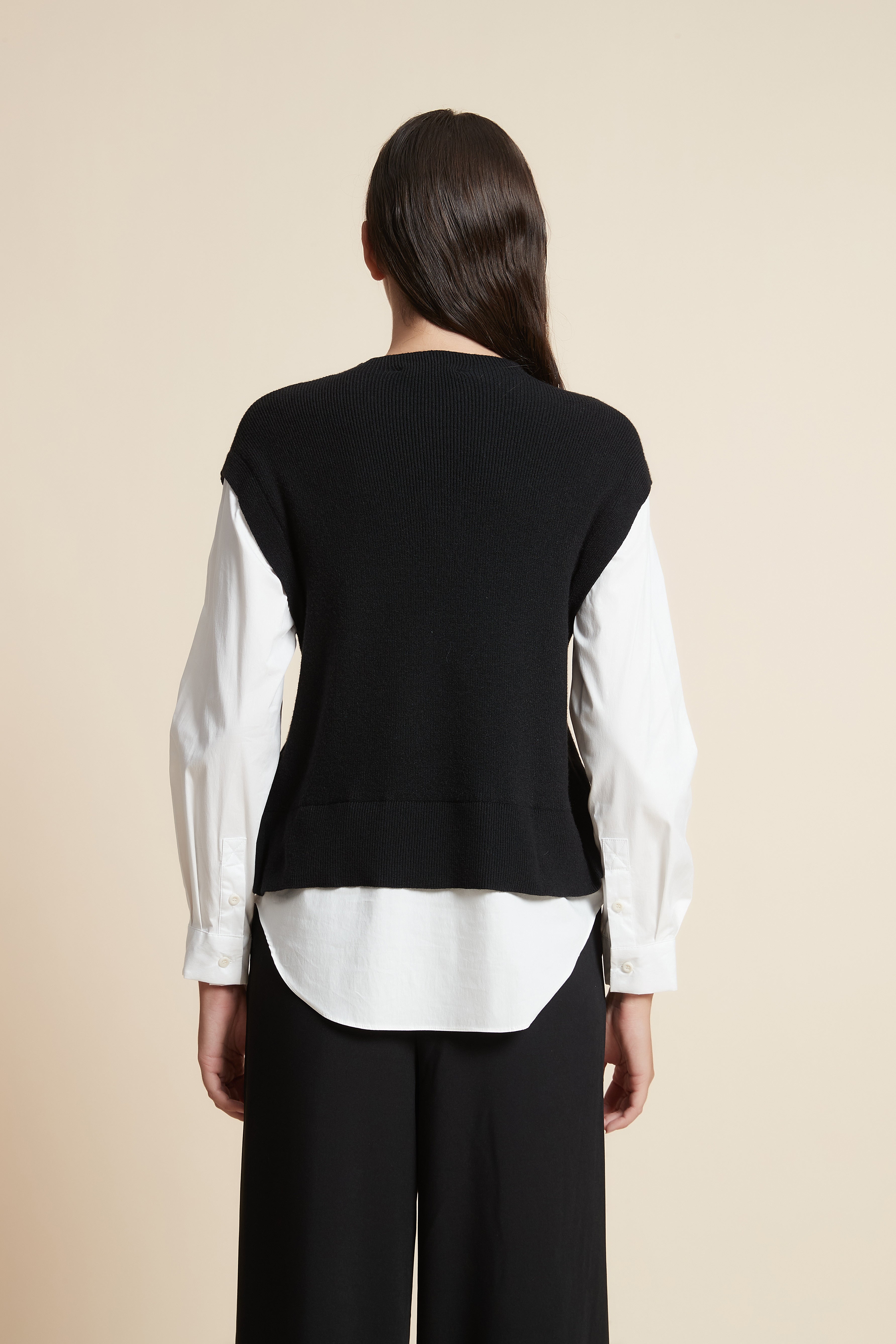 Sleeveless T-Shirt with Round Neck