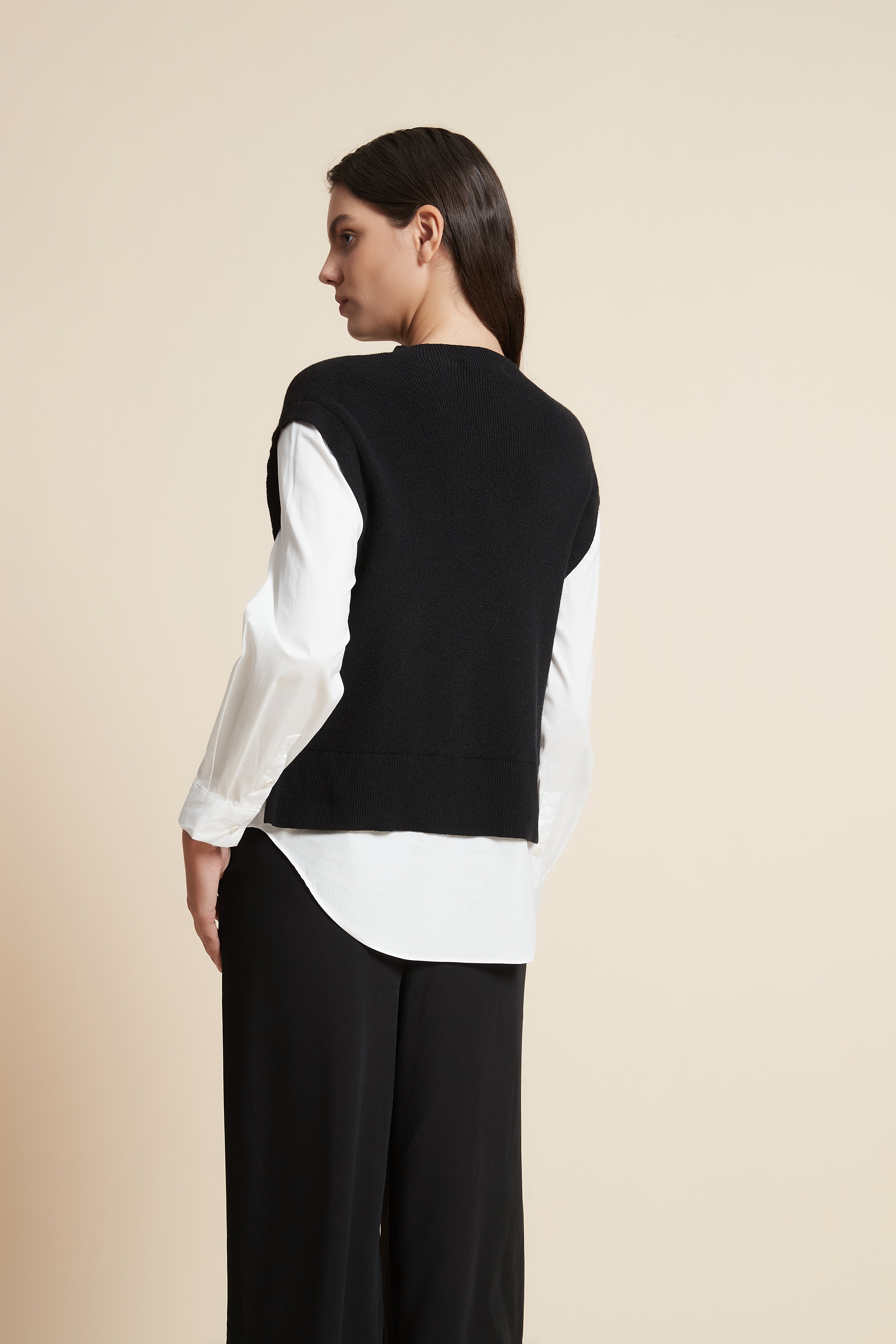 Sleeveless T-Shirt with Round Neck