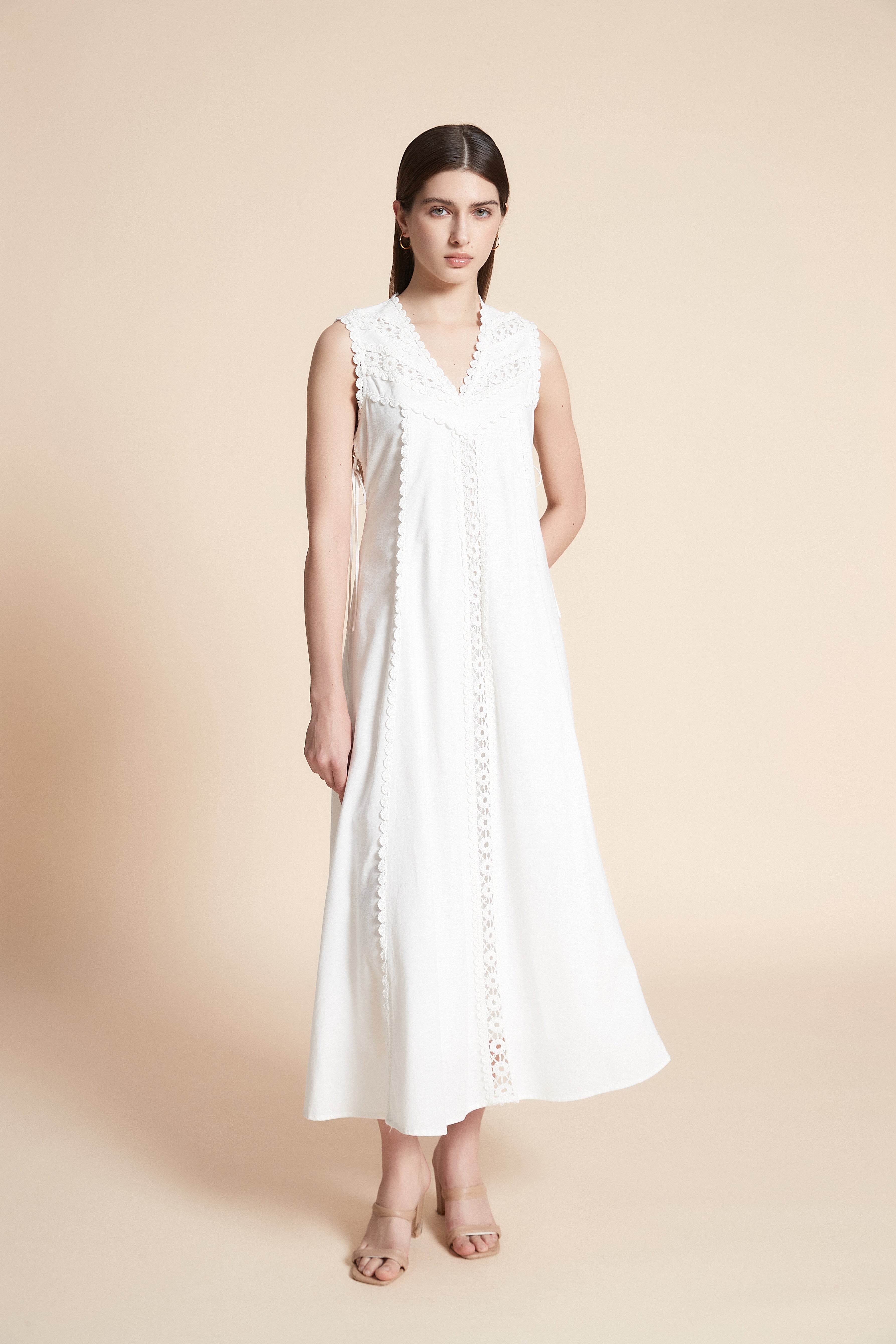 Lace Detail Sleeveless Midi Dress