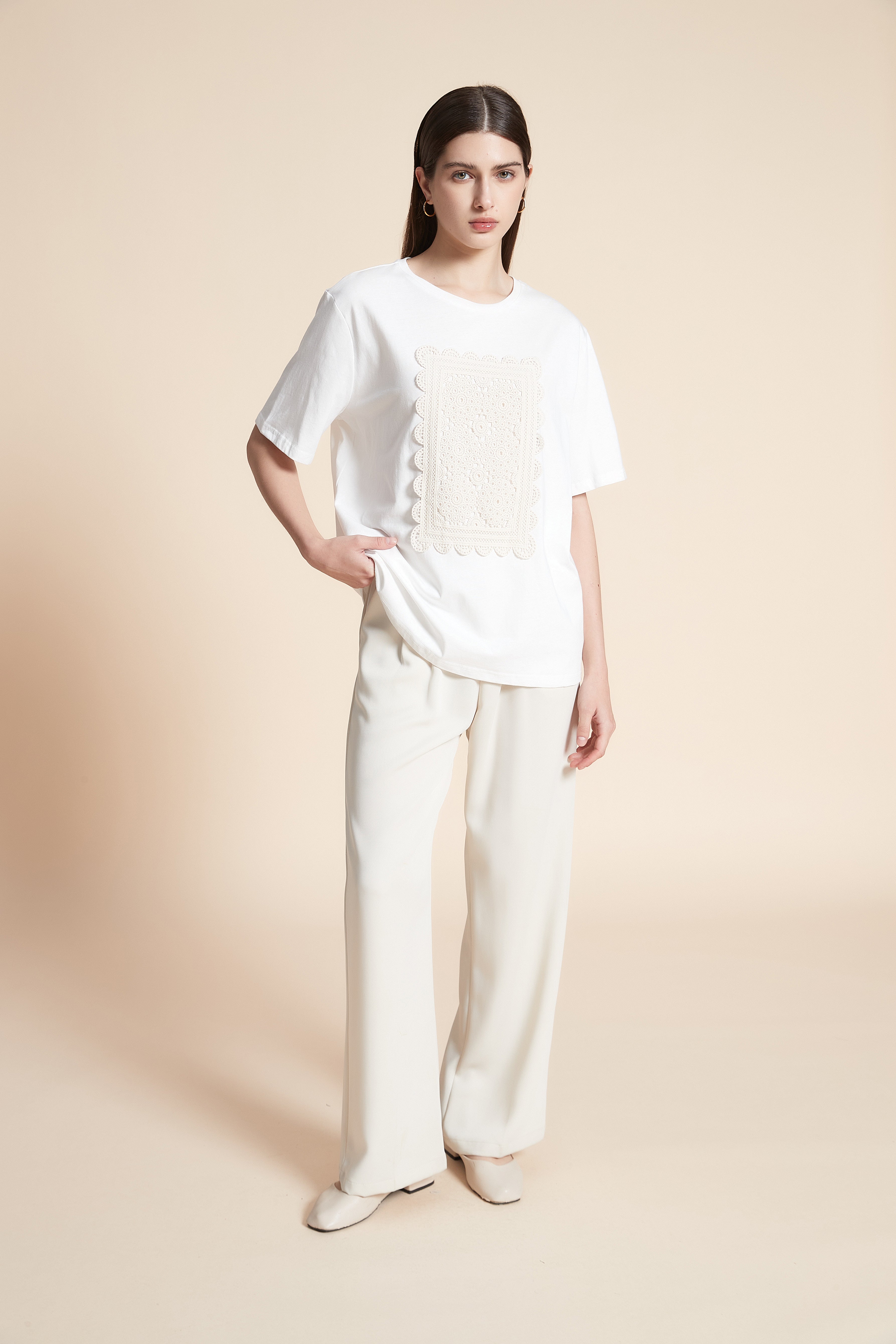 تي شيرت بطول الخصر سادة كم قصير