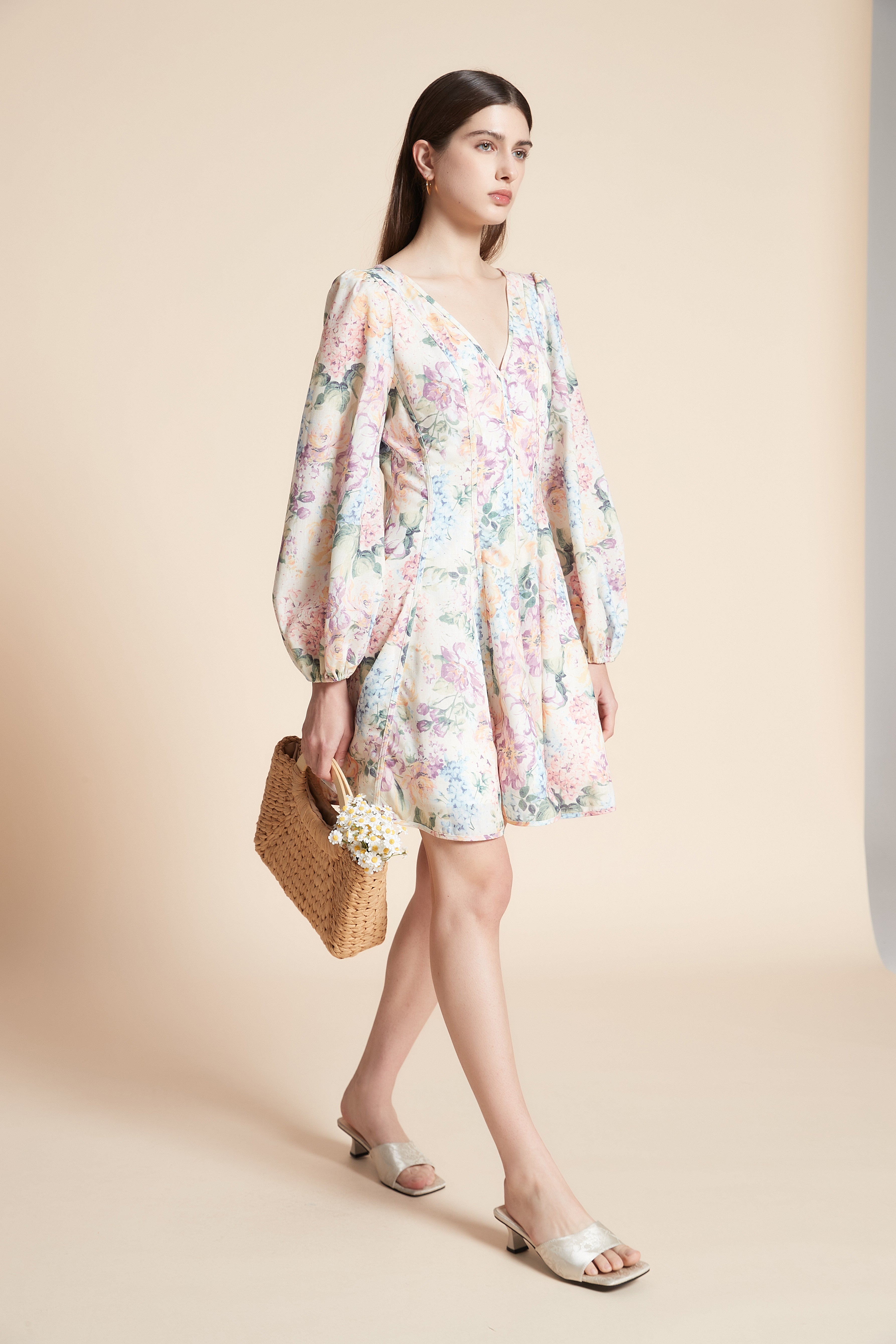 فستان قصير منقوش كم طويل