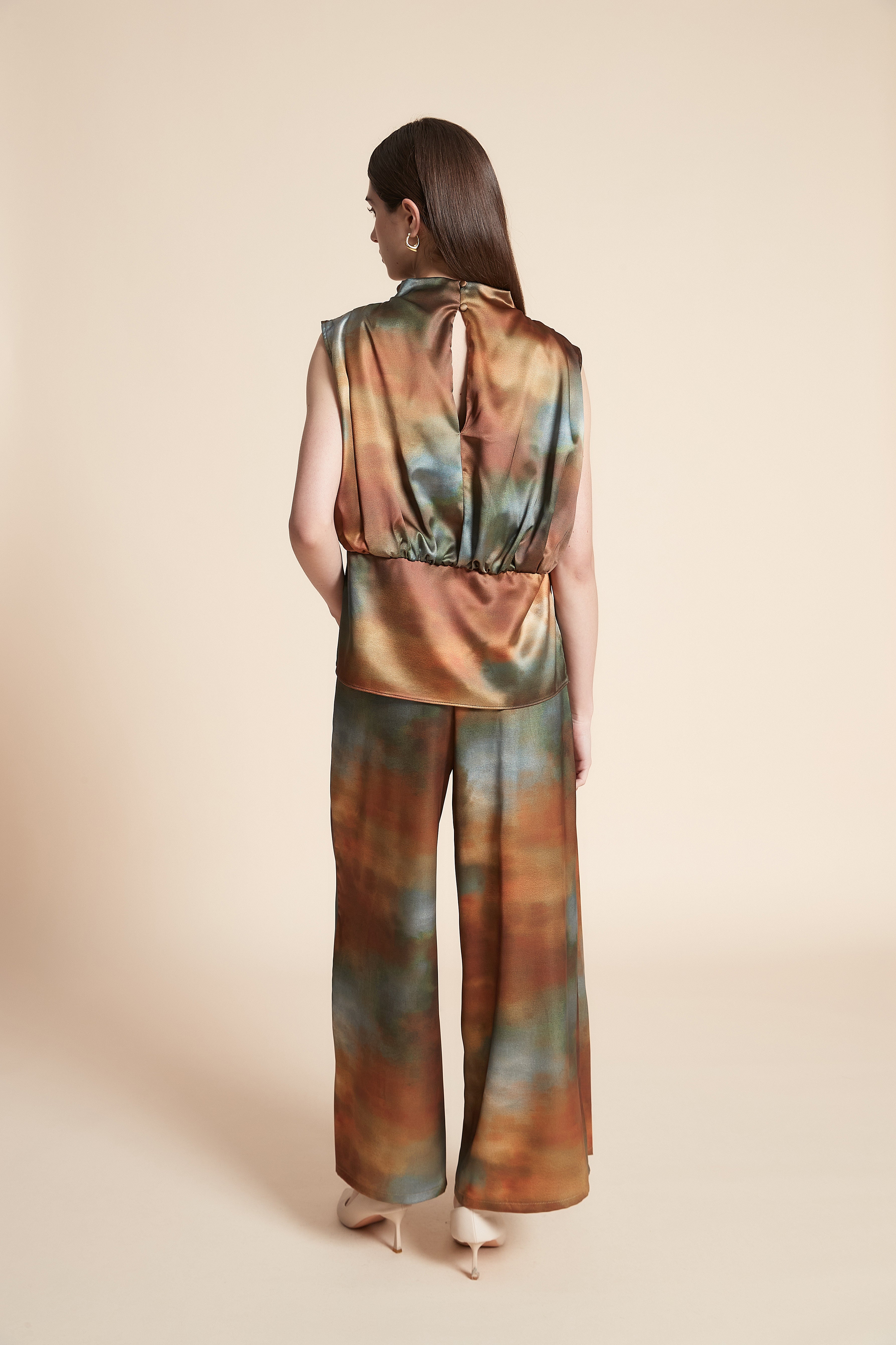Mid-Length Sleeveless Printed Blouse