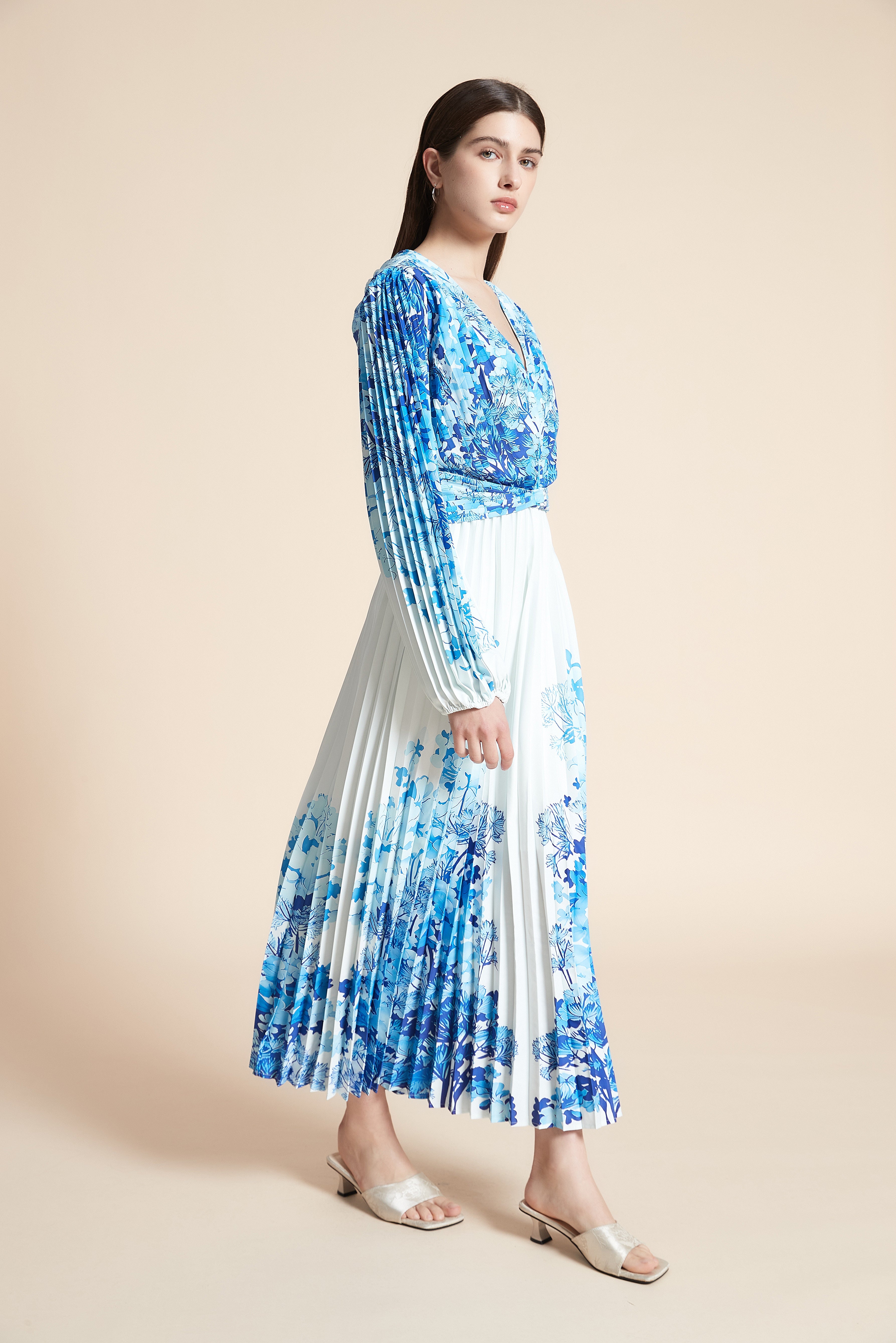 فستان ميدي منقوش كم طويل