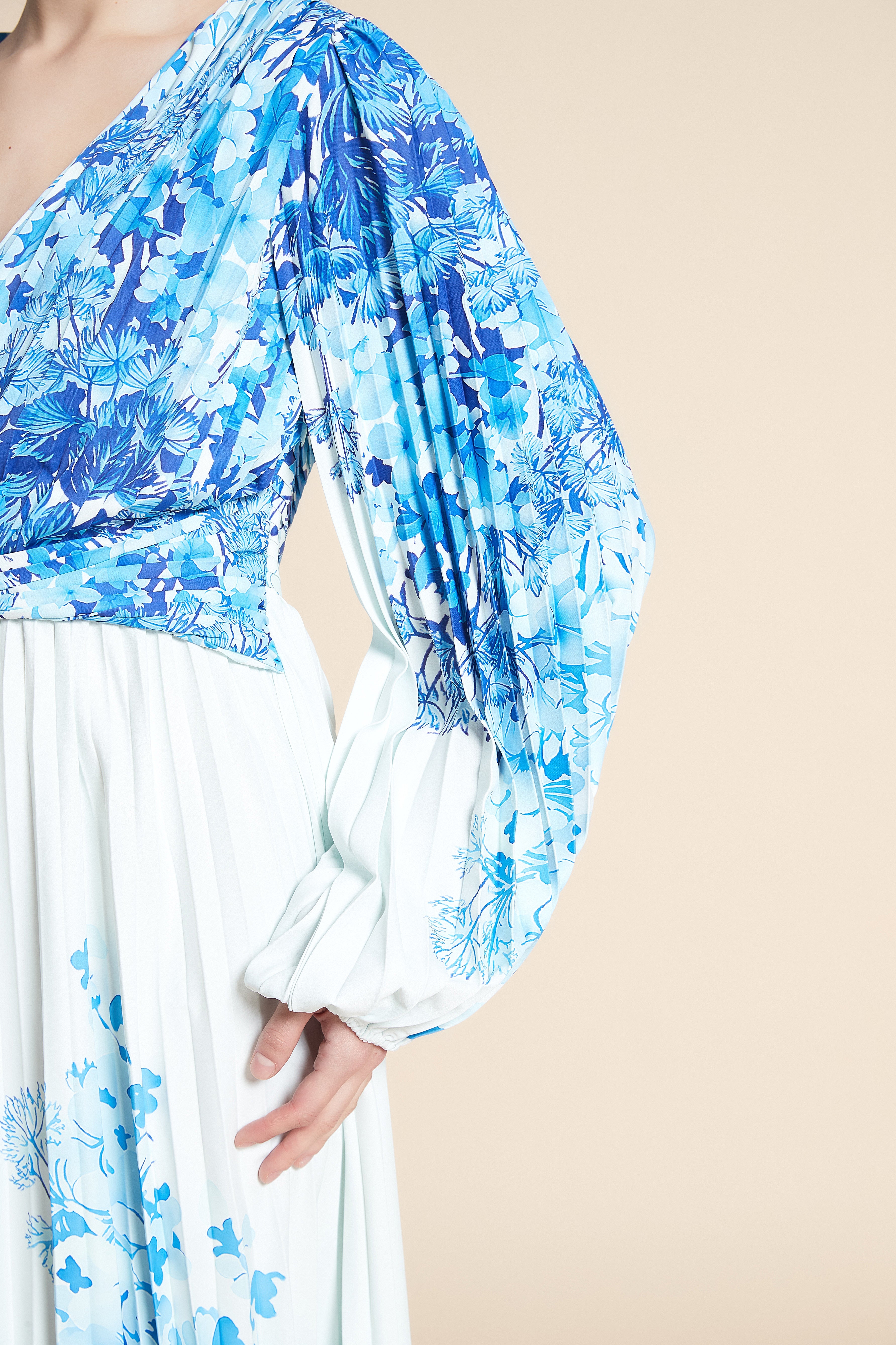 فستان ميدي منقوش كم طويل