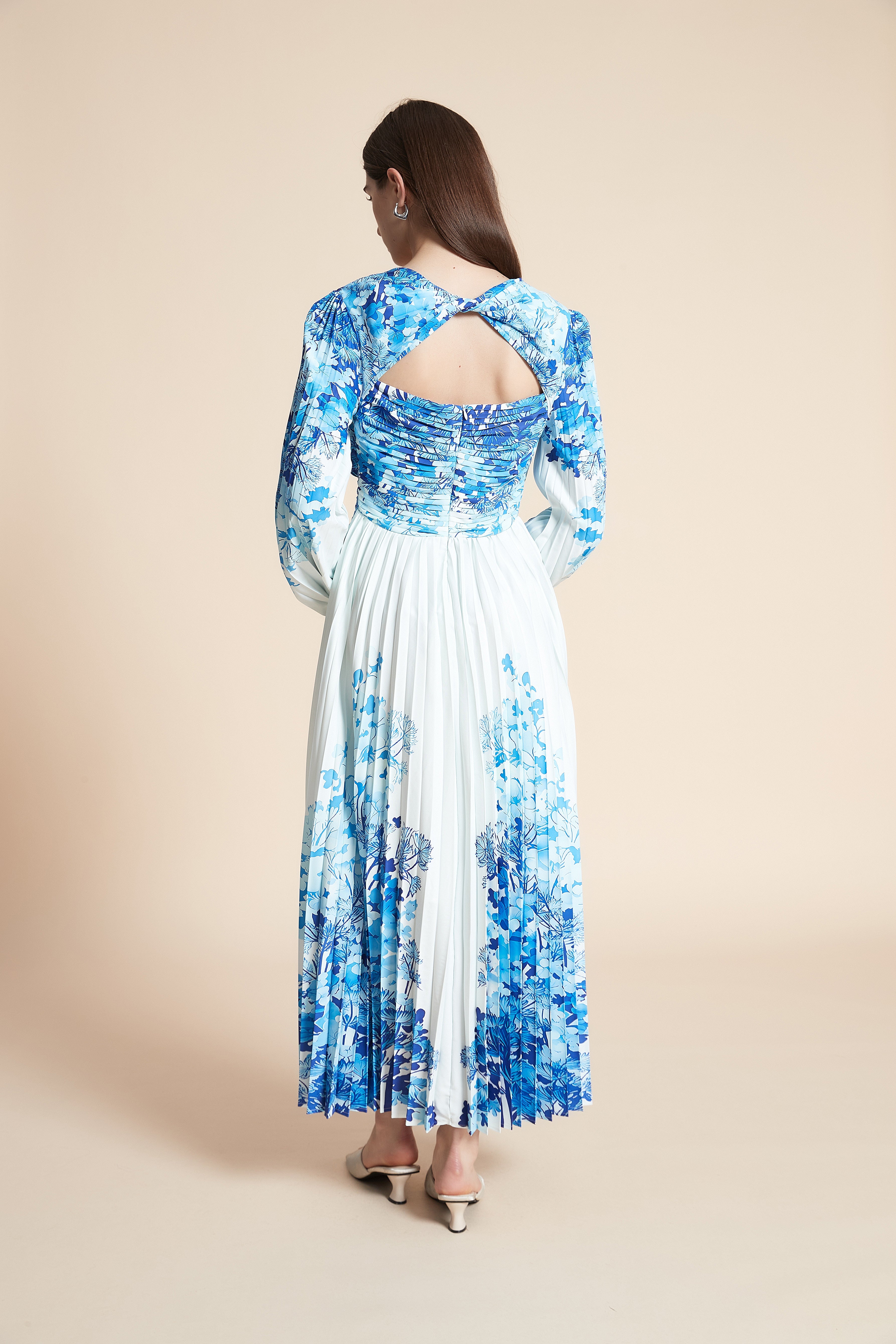 فستان ميدي منقوش كم طويل