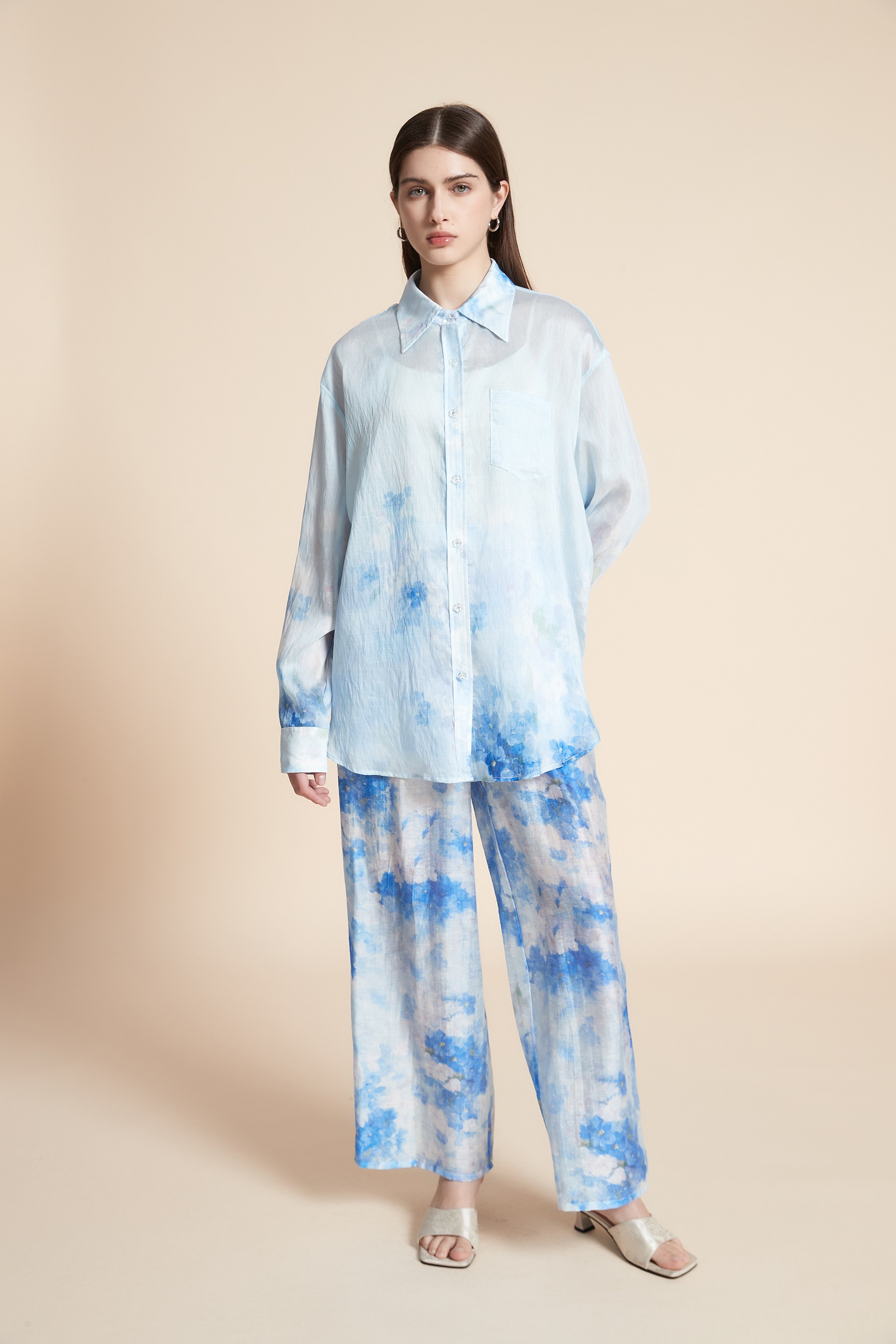 قميص منقوش لونين كم طويل