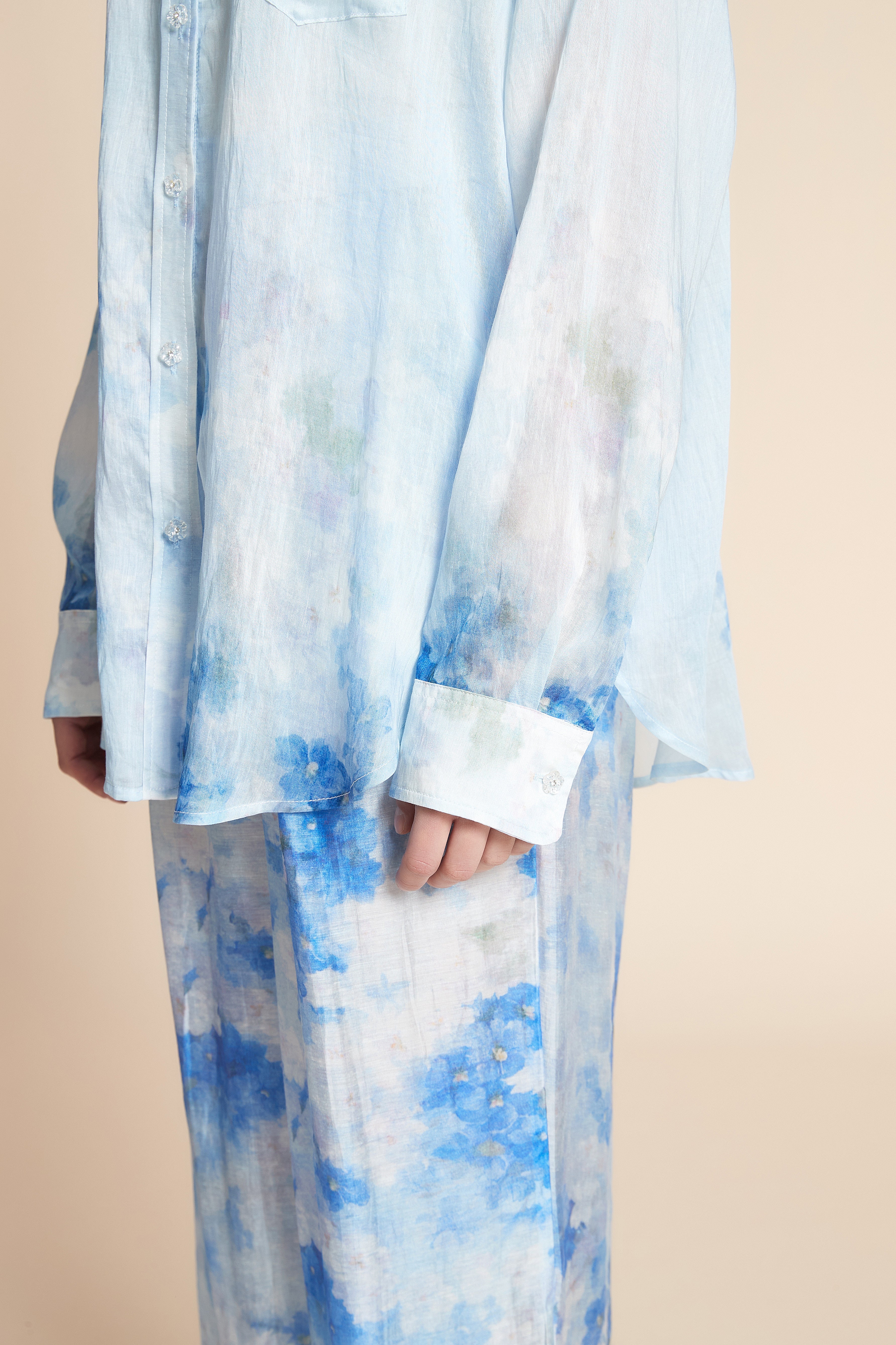 قميص منقوش لونين كم طويل