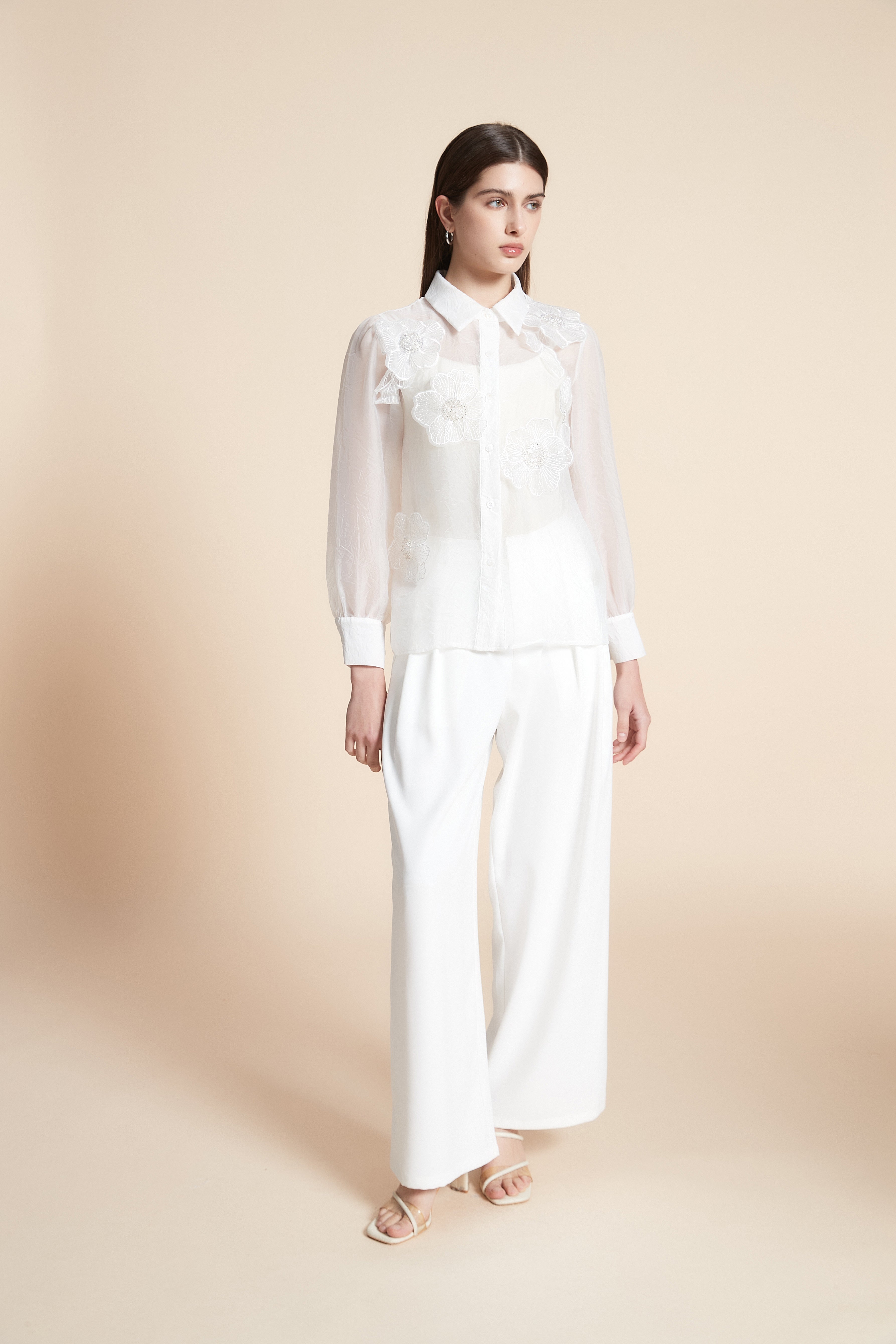 قميص بطول الخصر سادة مزين بالازهار كم طويل