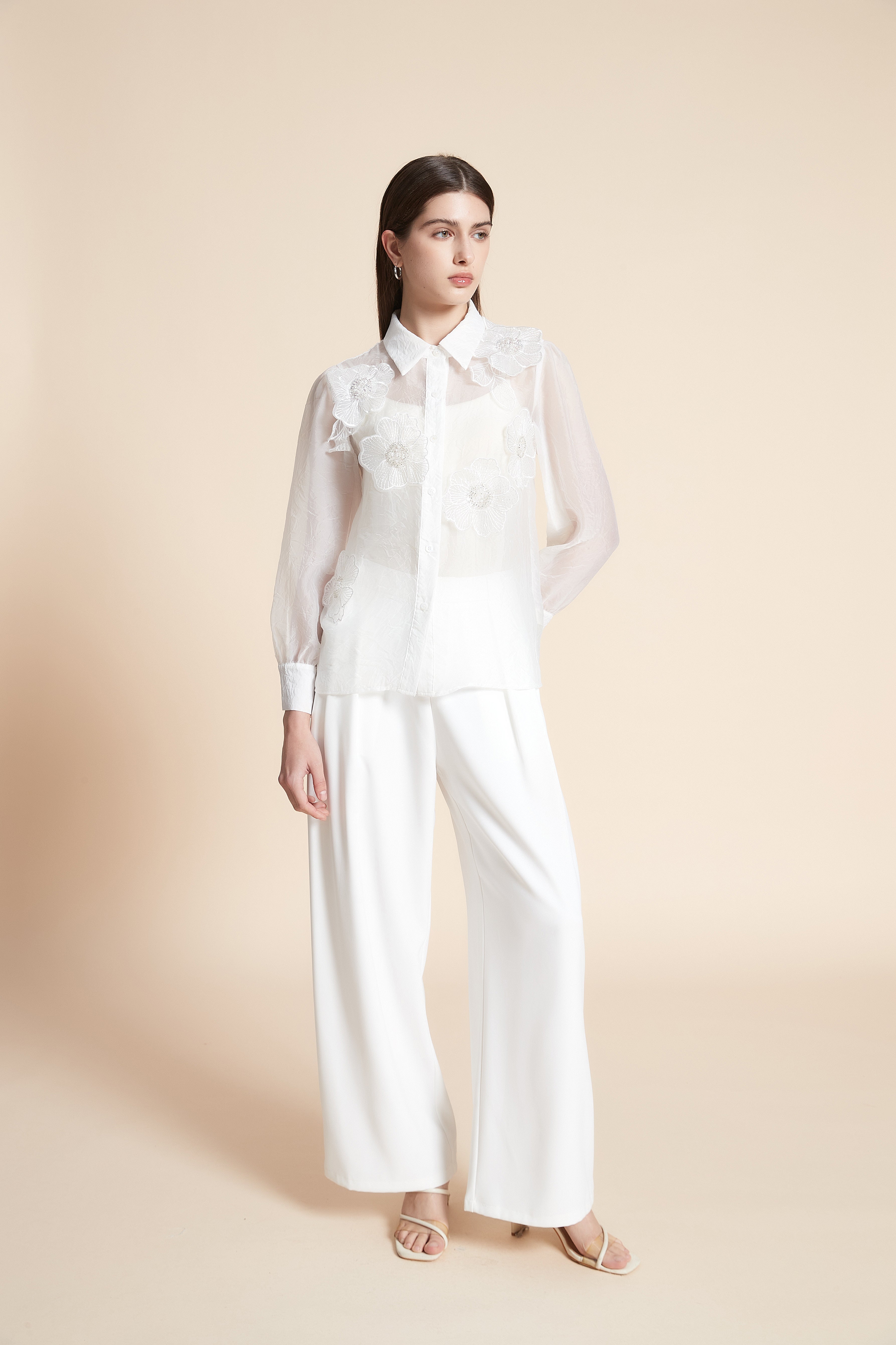 قميص بطول الخصر سادة مزين بالازهار كم طويل