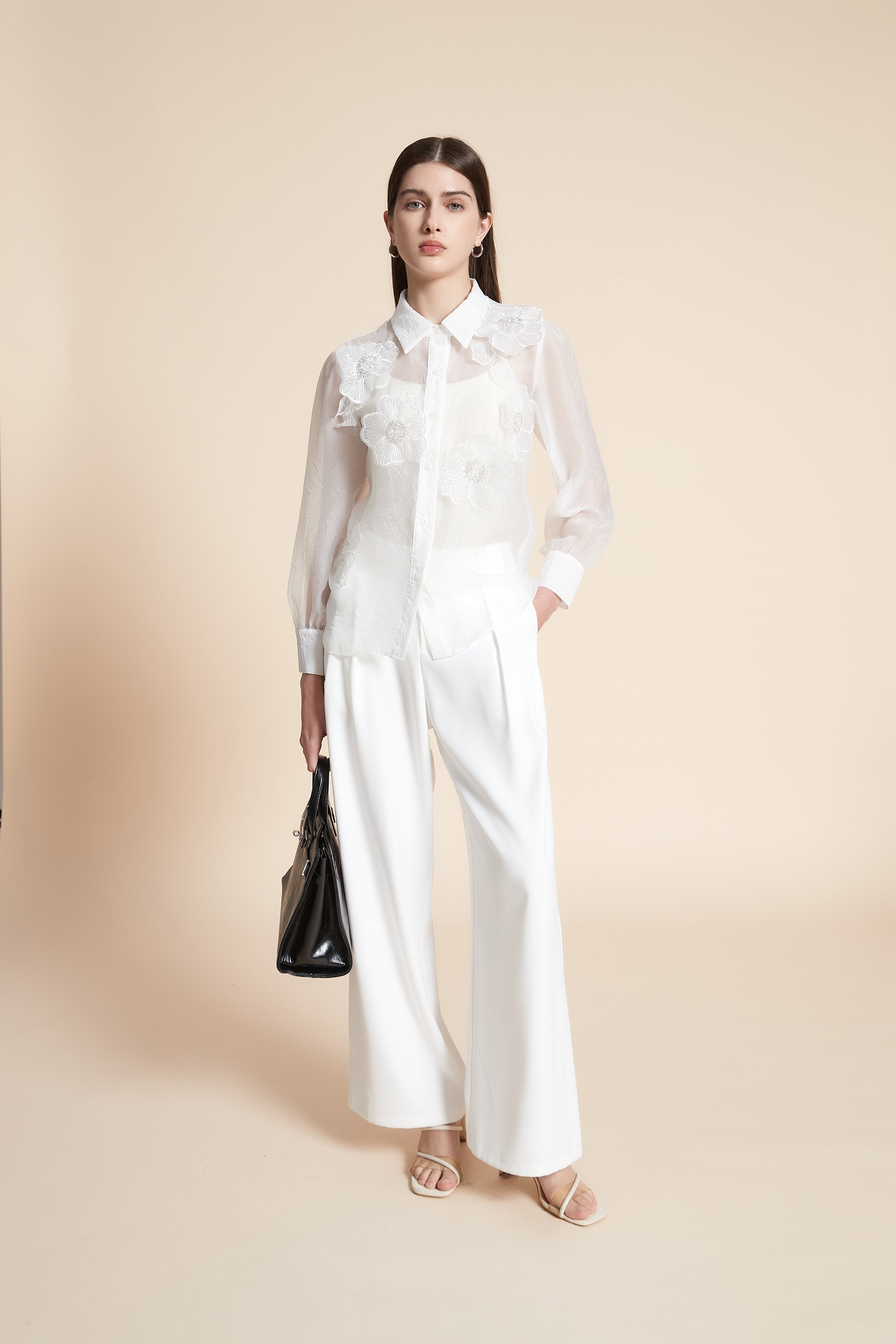 قميص بطول الخصر سادة مزين بالازهار كم طويل