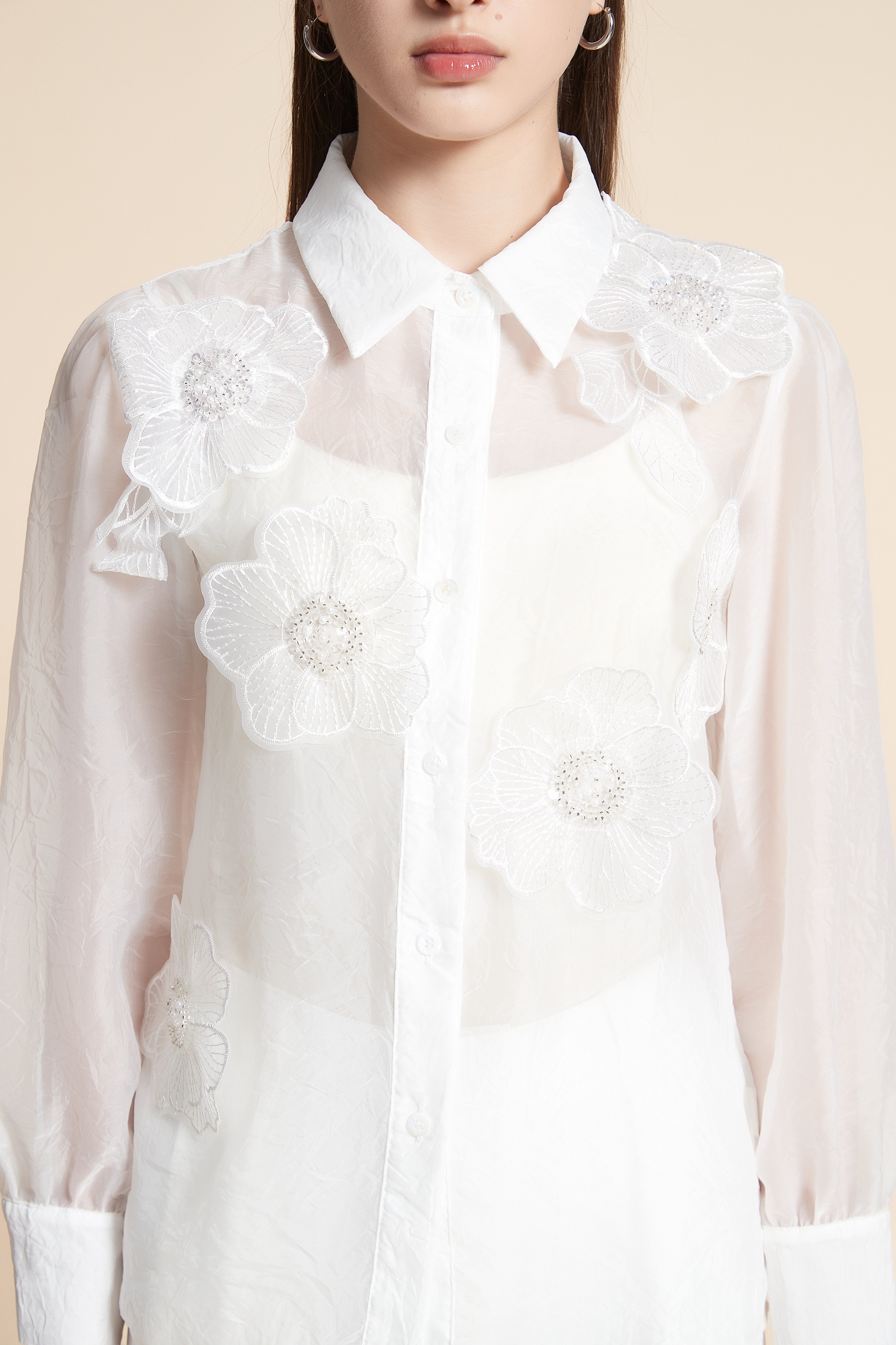 قميص بطول الخصر سادة مزين بالازهار كم طويل