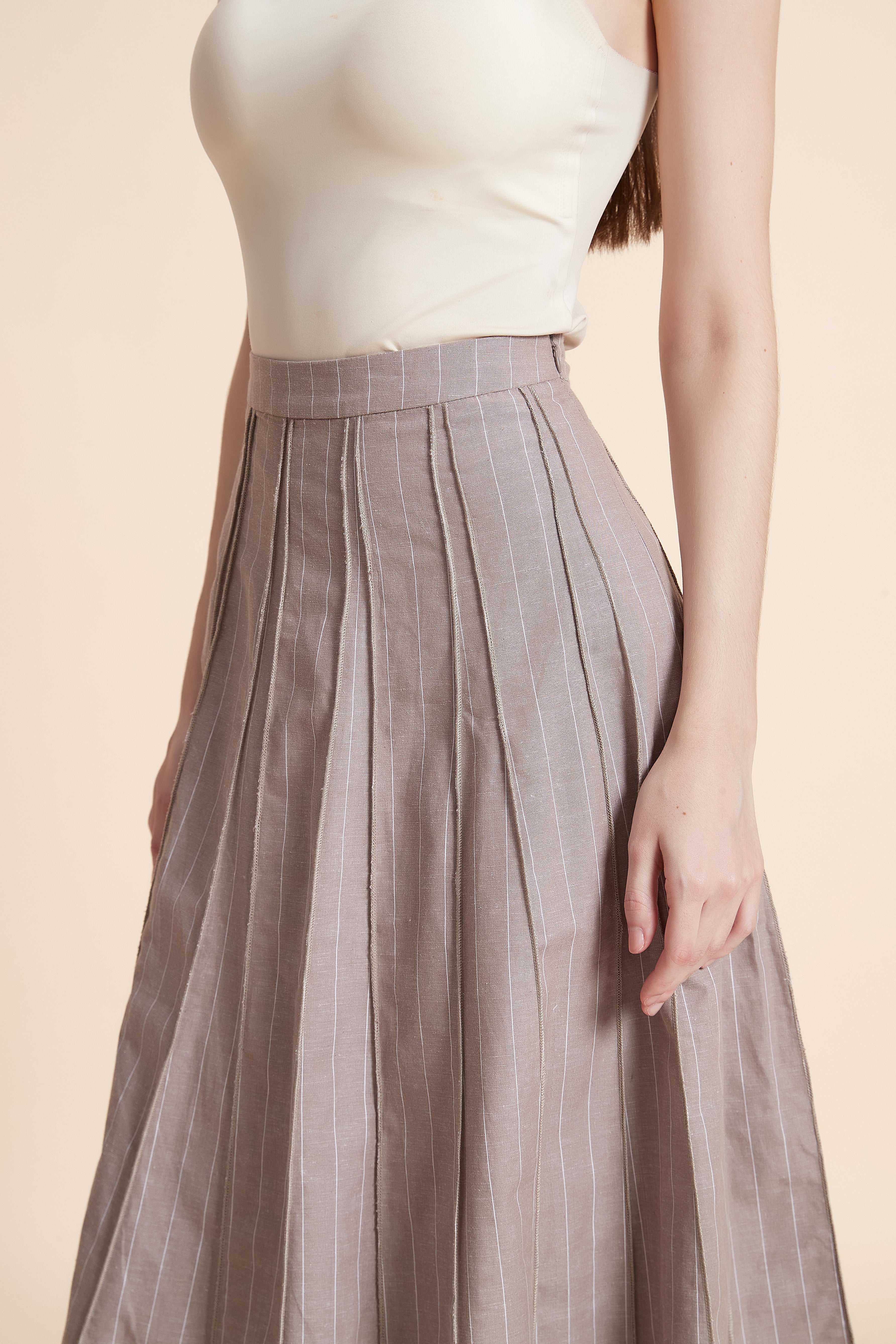 High-waist pleated midi skirt