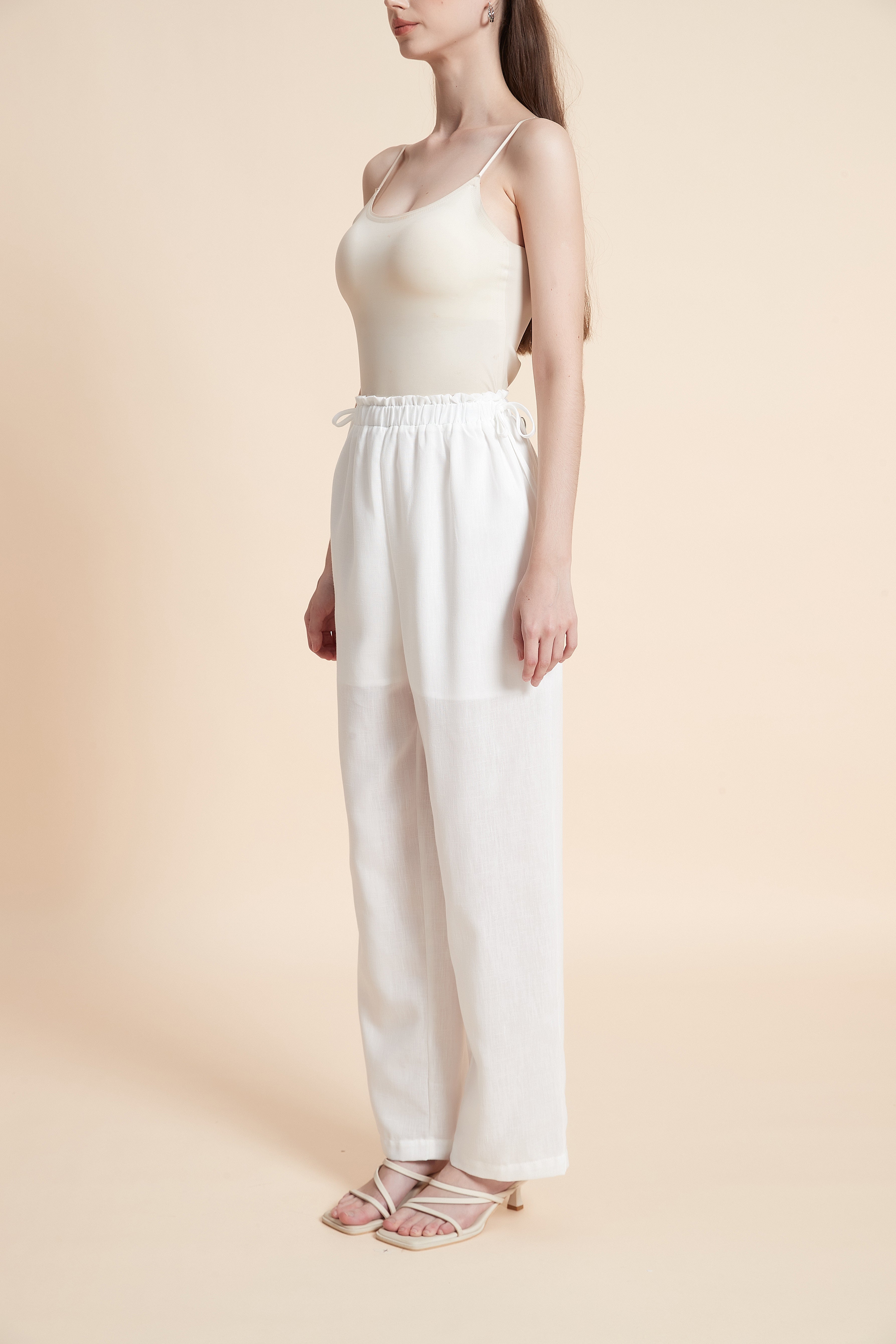 Straight-leg pants with elastic waist