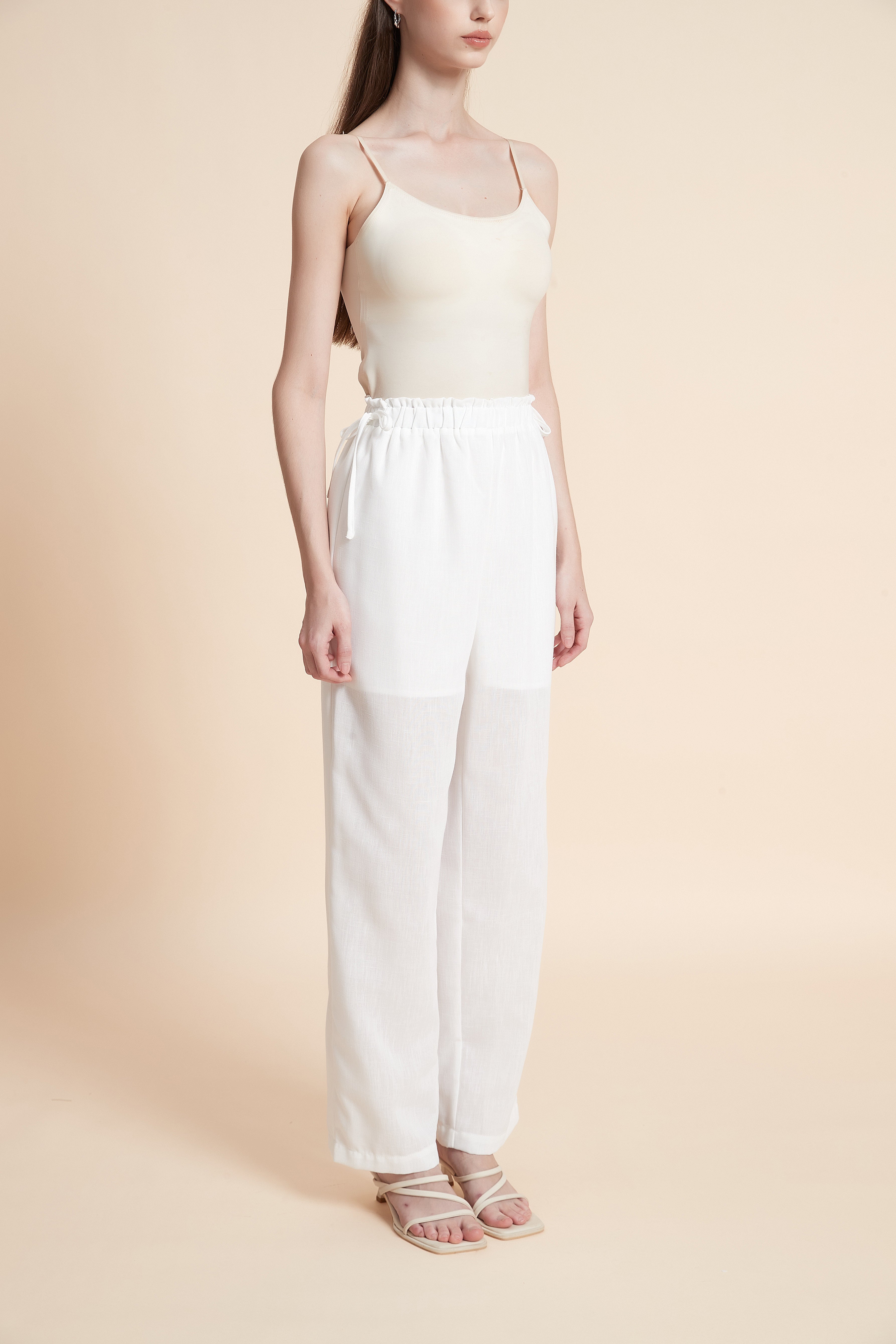 Straight-leg pants with elastic waist