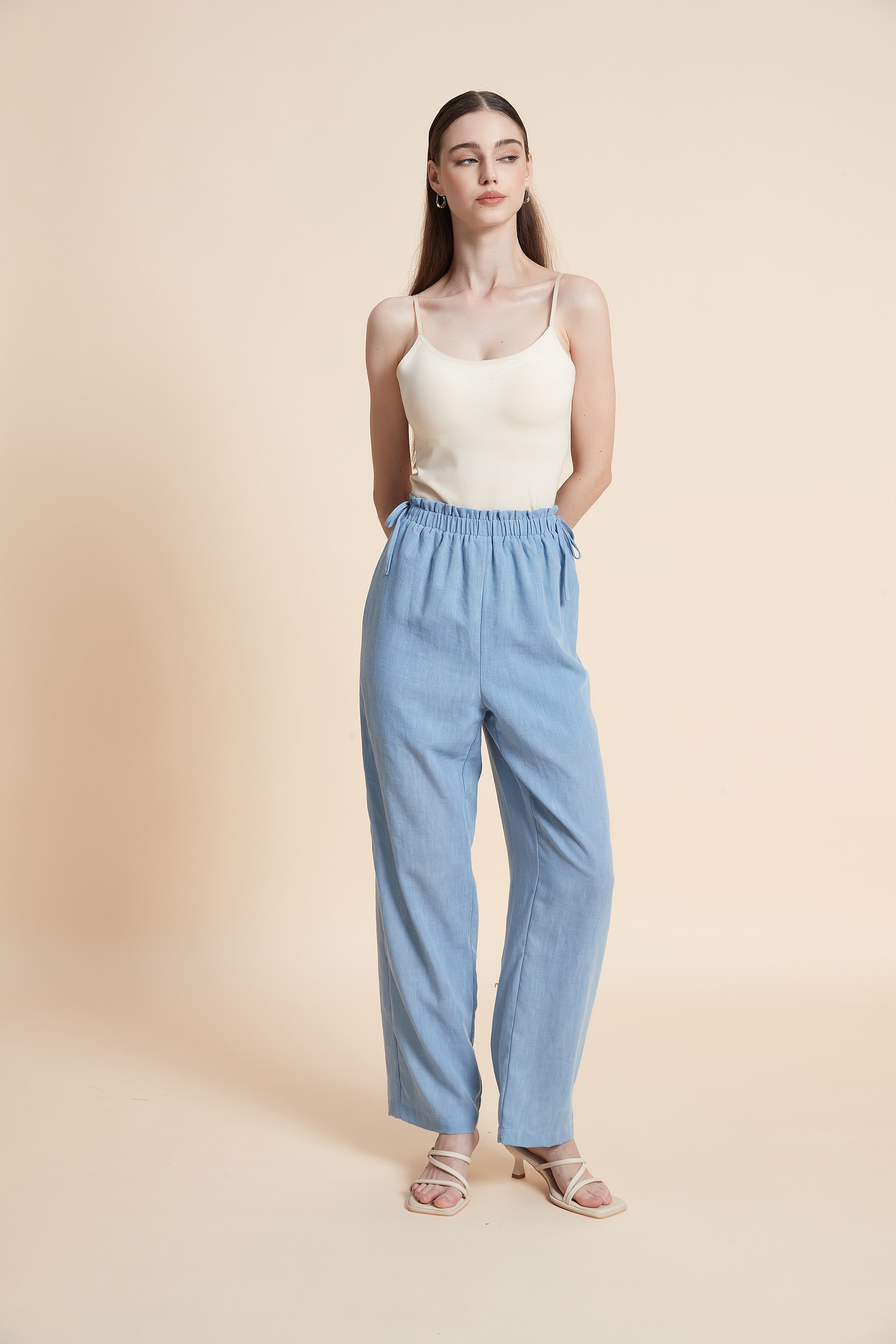 Straight-leg pants with elastic waist