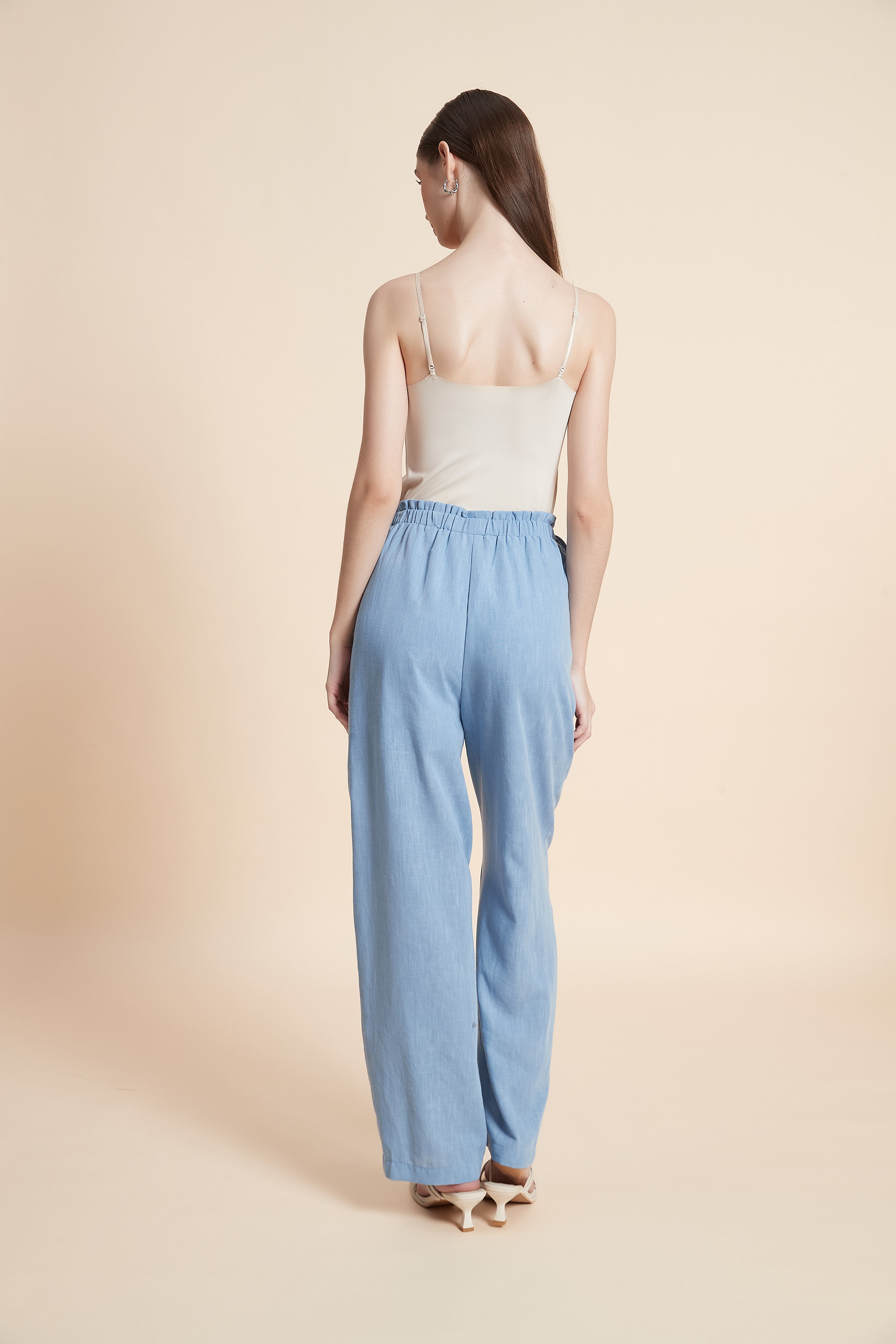 Straight-leg pants with elastic waist