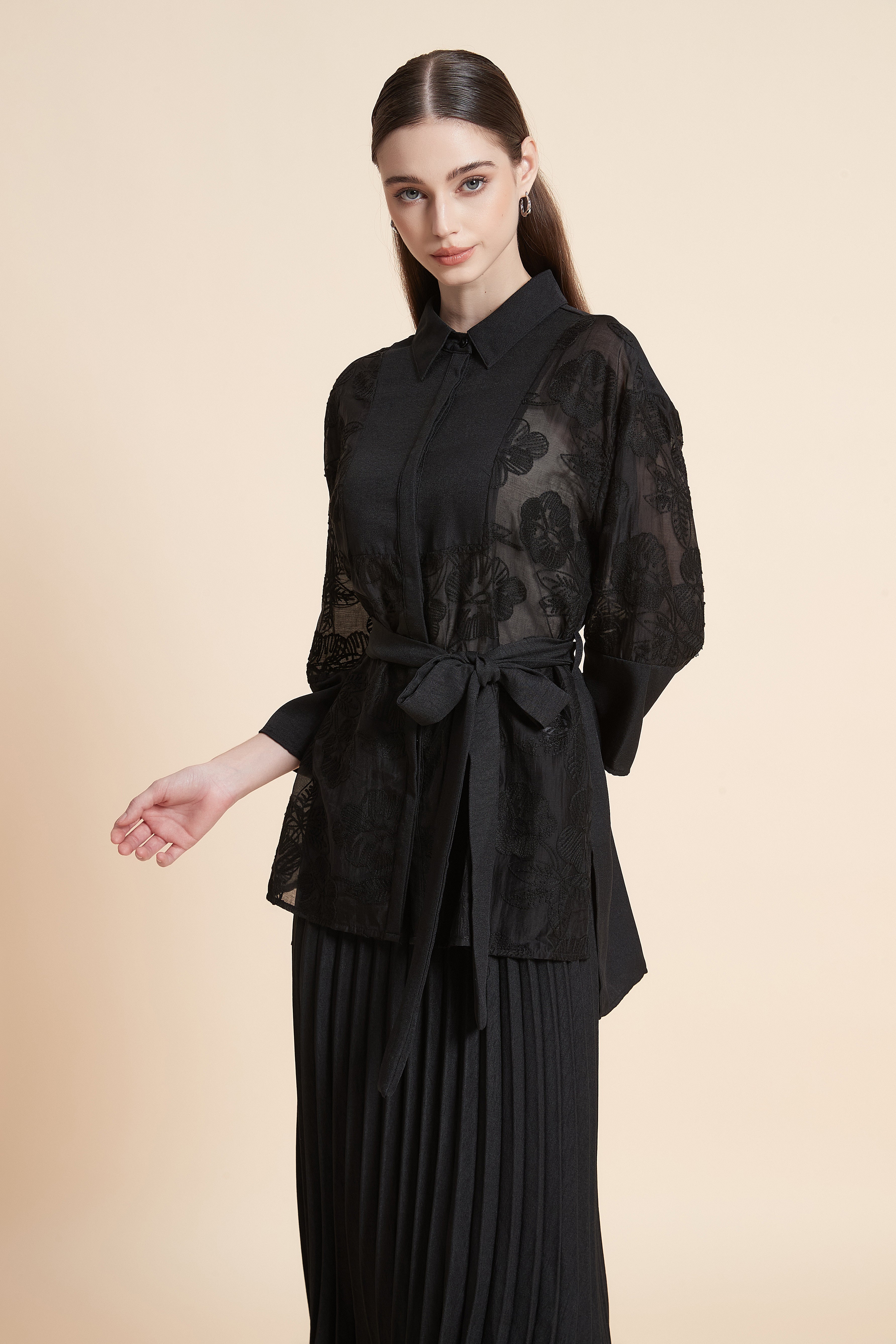 Shirt with a lace belt