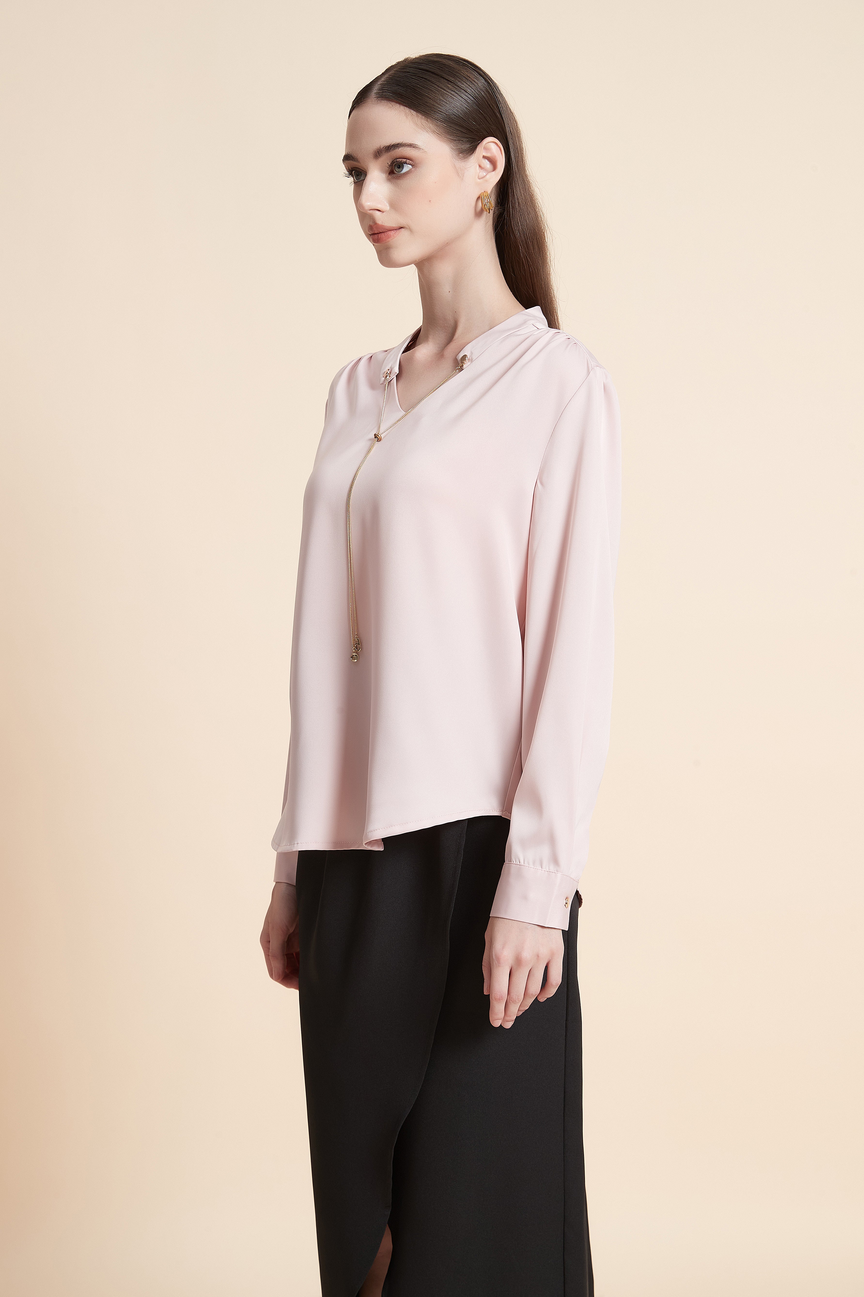 Simple blouse with a neck zip