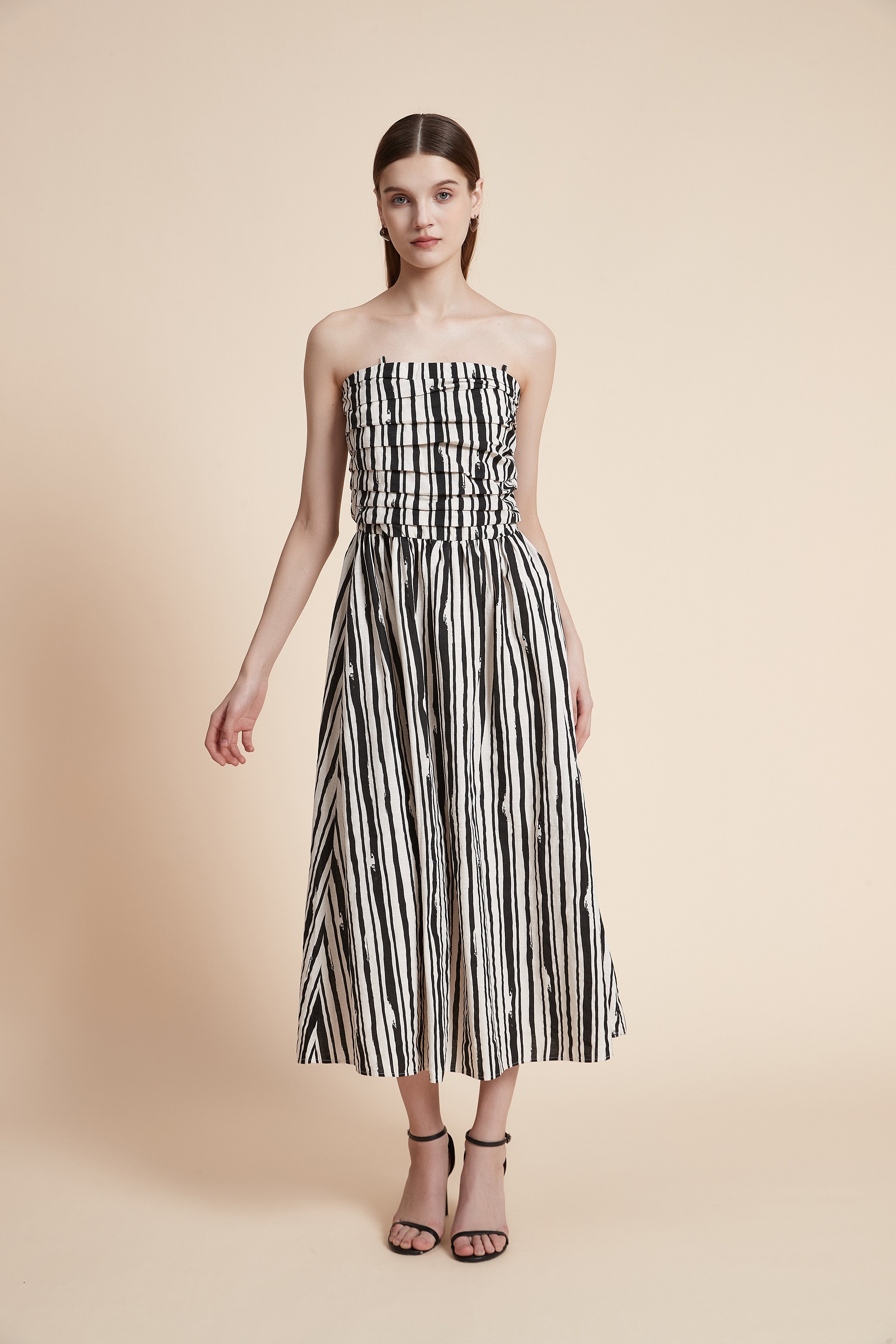 فستان ميدي مقلم بدون كم