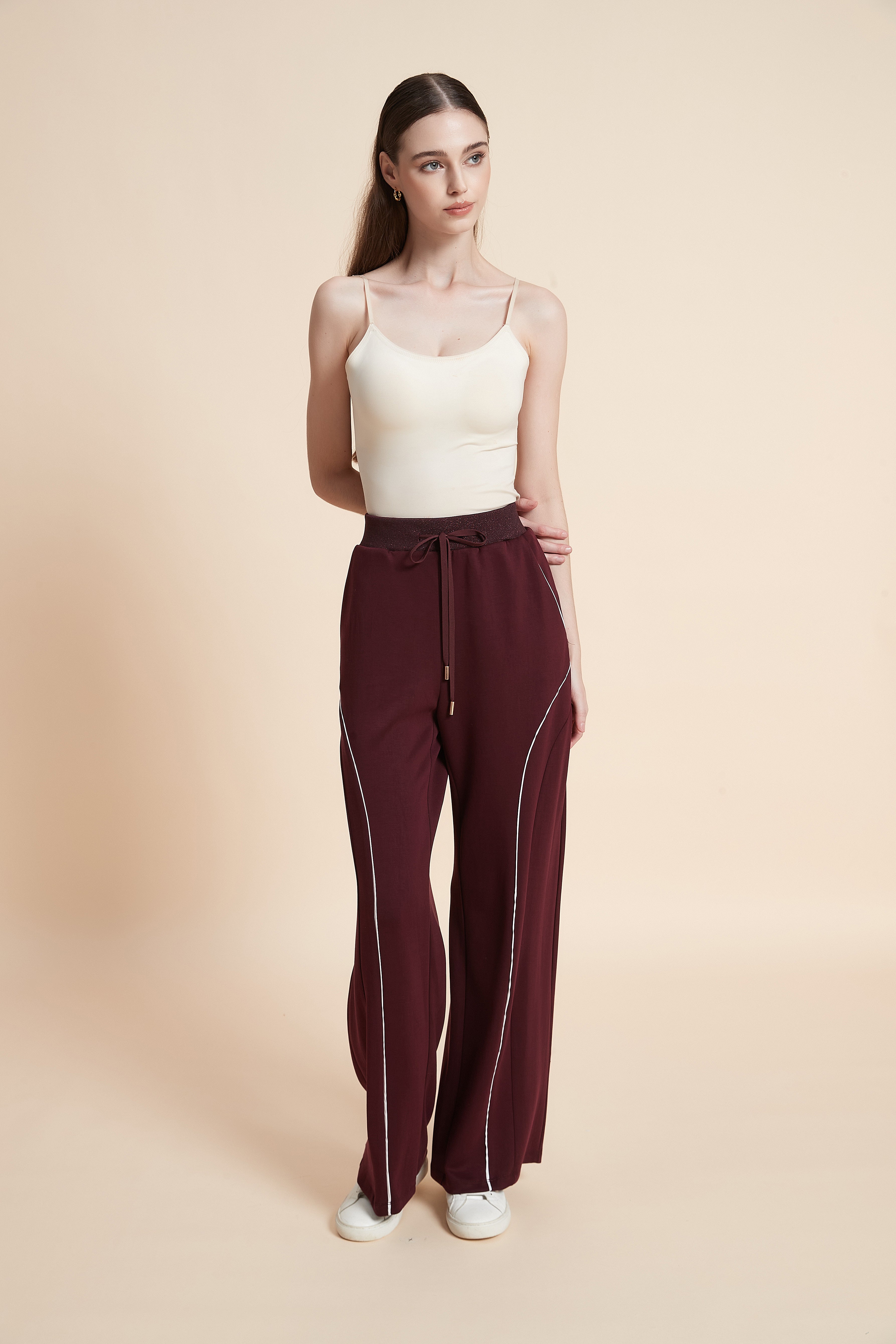 Wide-leg pants with a side stripe