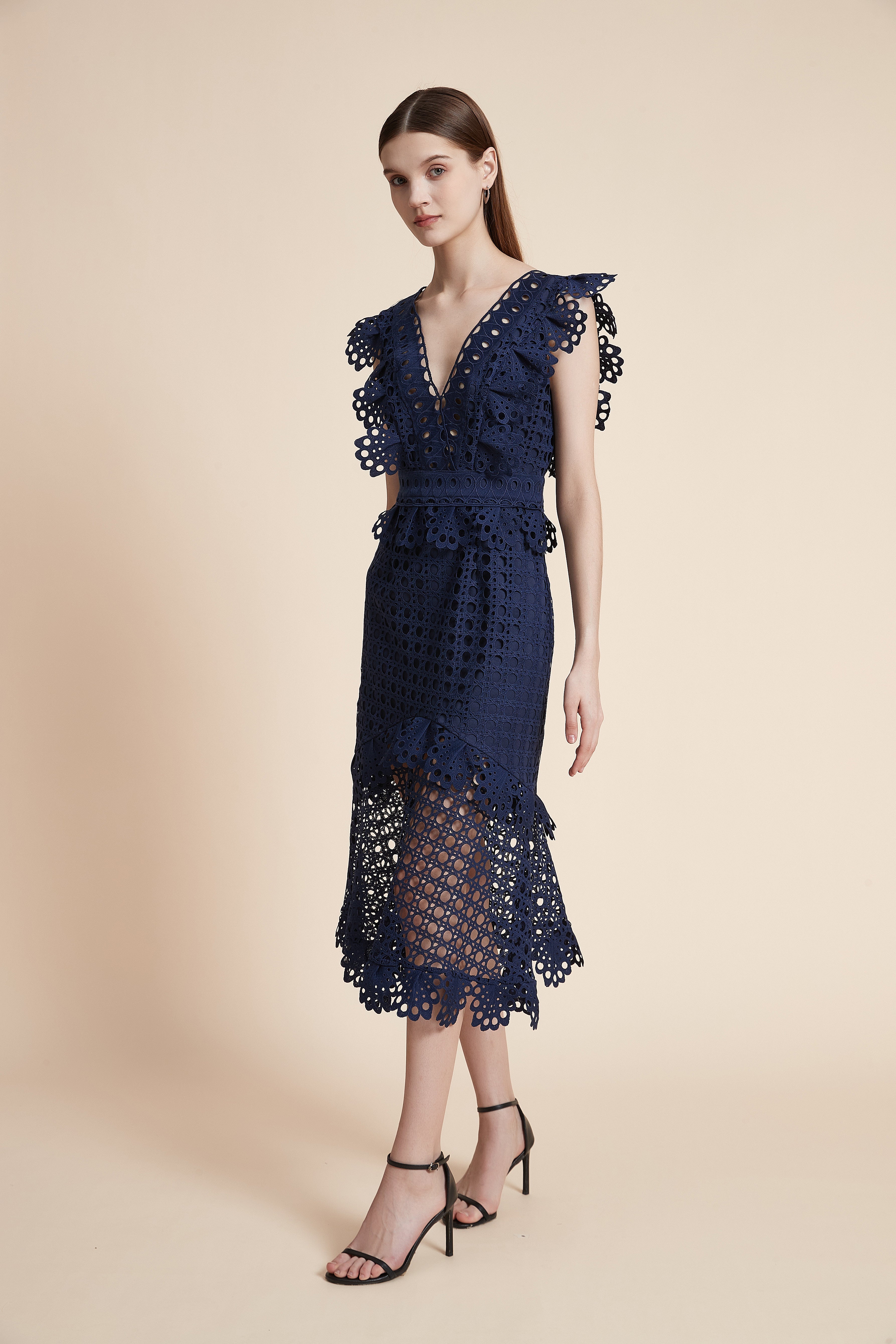 فستان ميدي منقوش بأكمام قصيرة