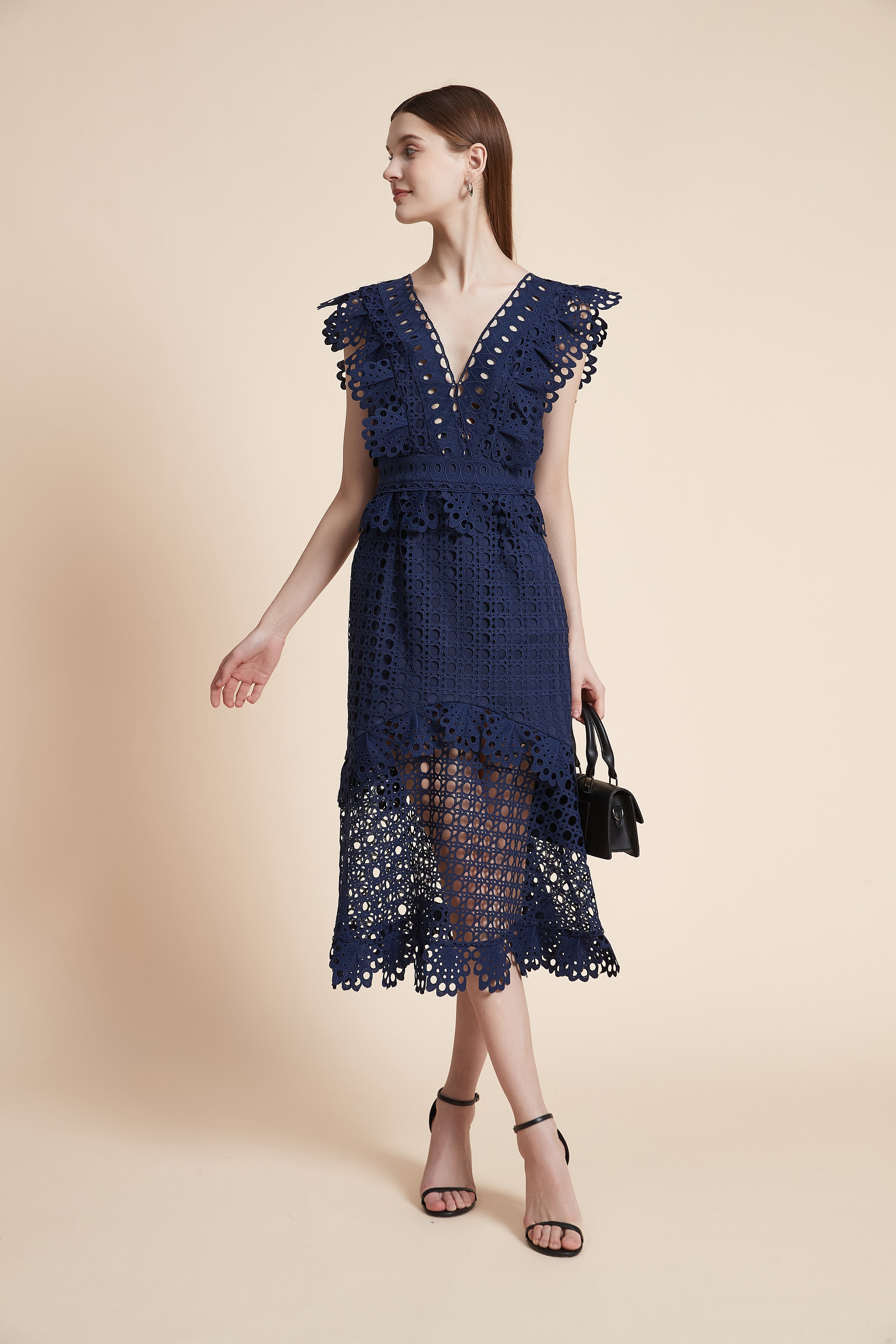 فستان ميدي منقوش بأكمام قصيرة