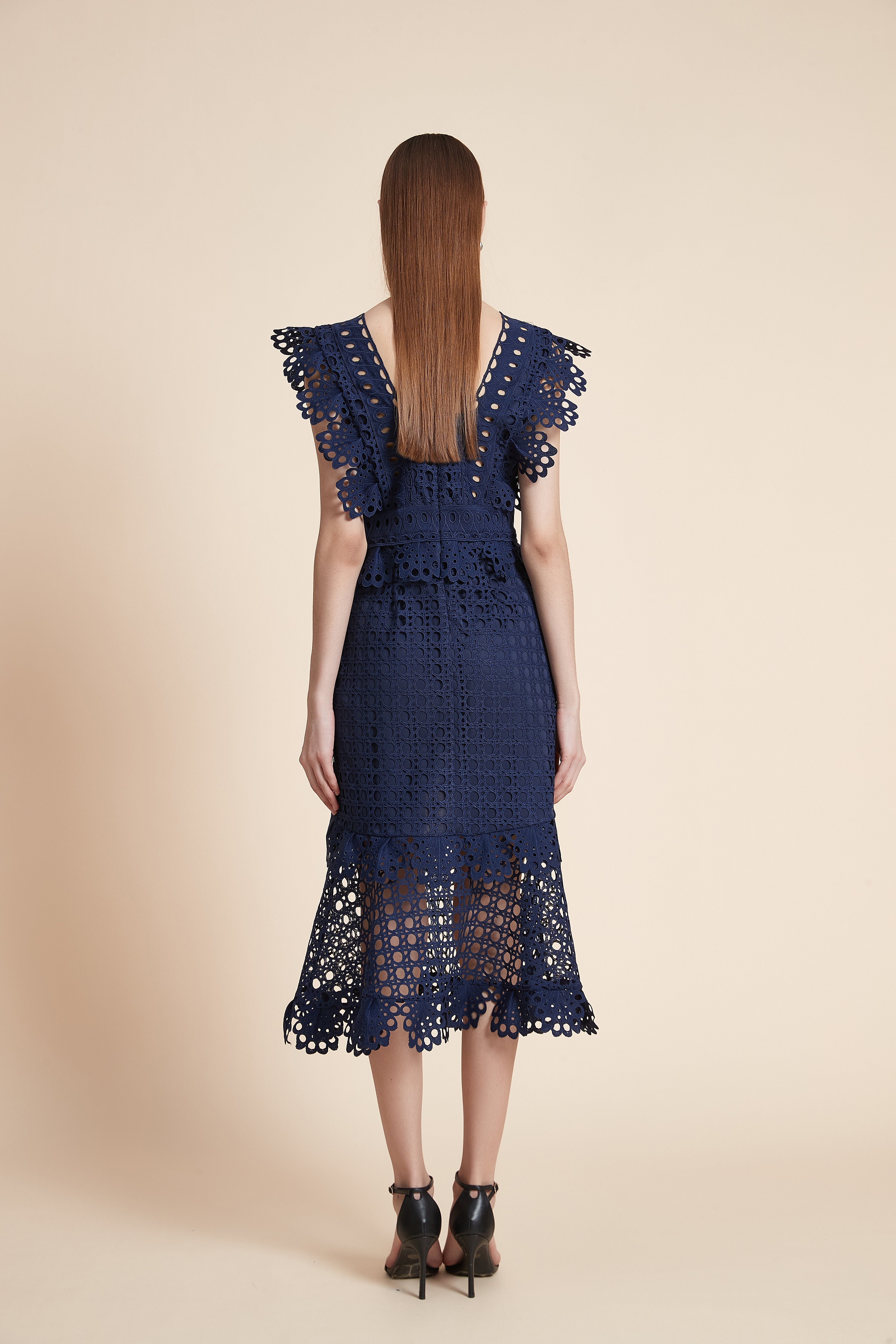 فستان ميدي منقوش بأكمام قصيرة