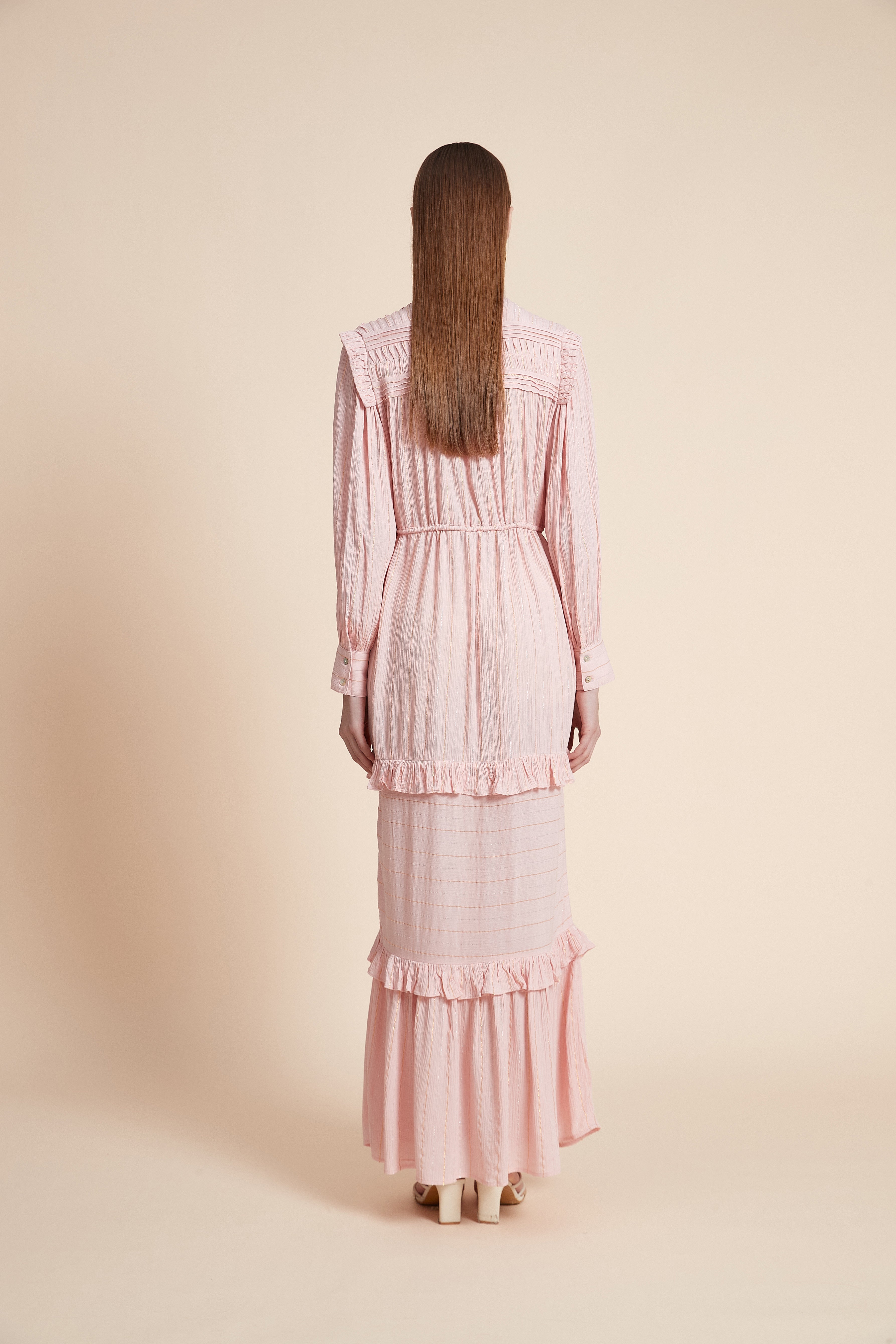 Long Waist-Defined Dress with Wide Long Sleeves