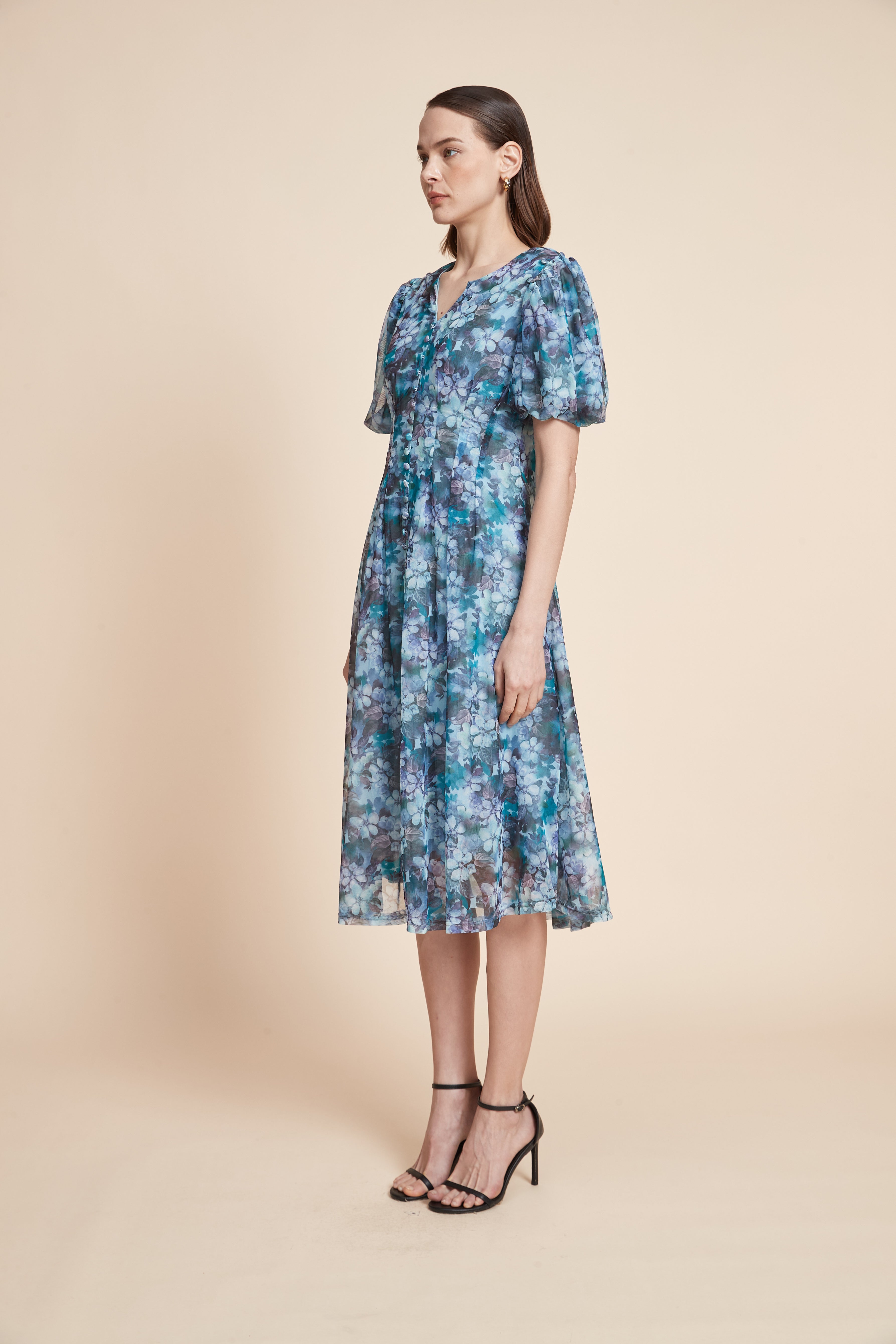 Half sleeve knee-length floral dress