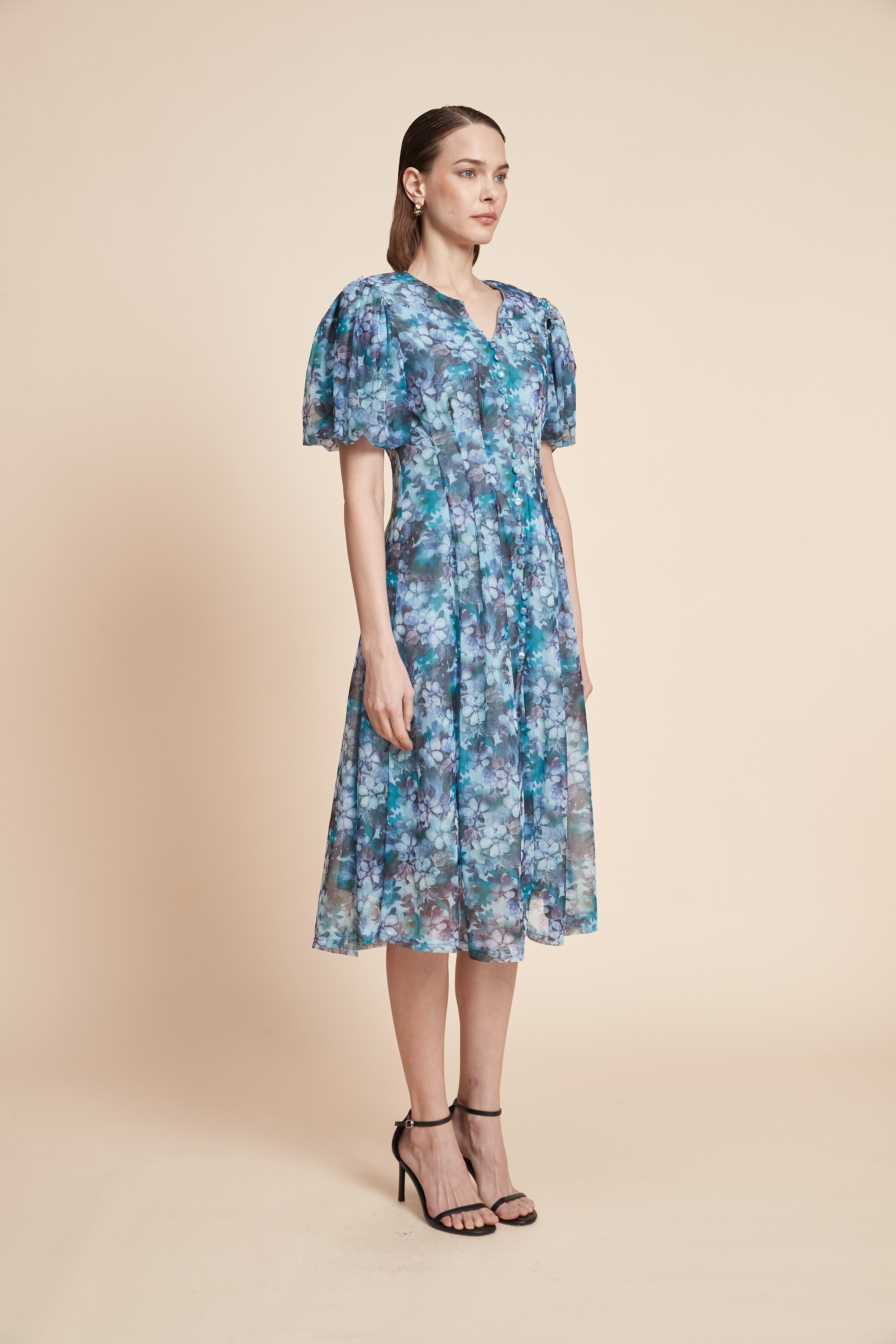 Half sleeve knee-length floral dress