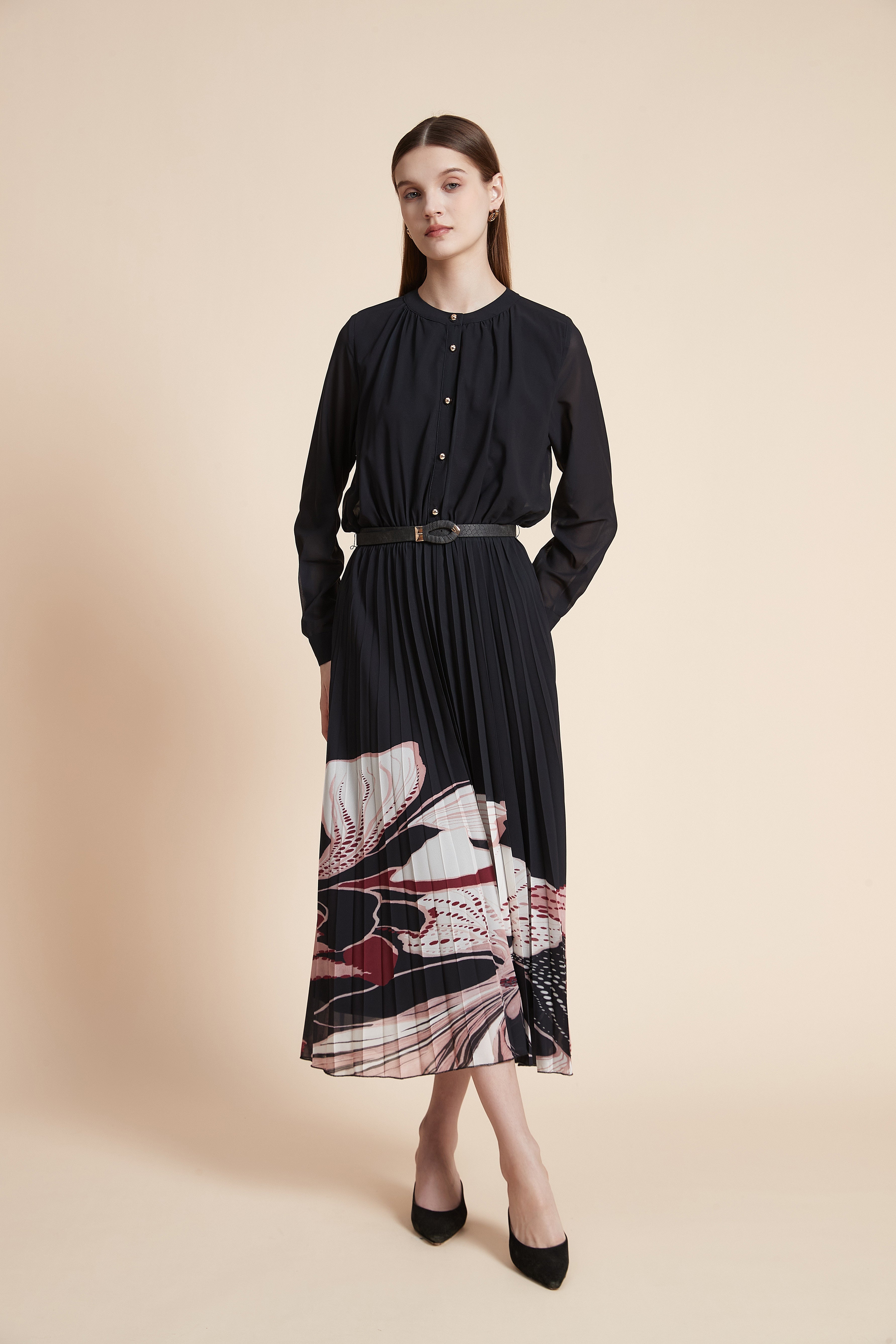 فستان ميدي منقوش بأكمام طويلة