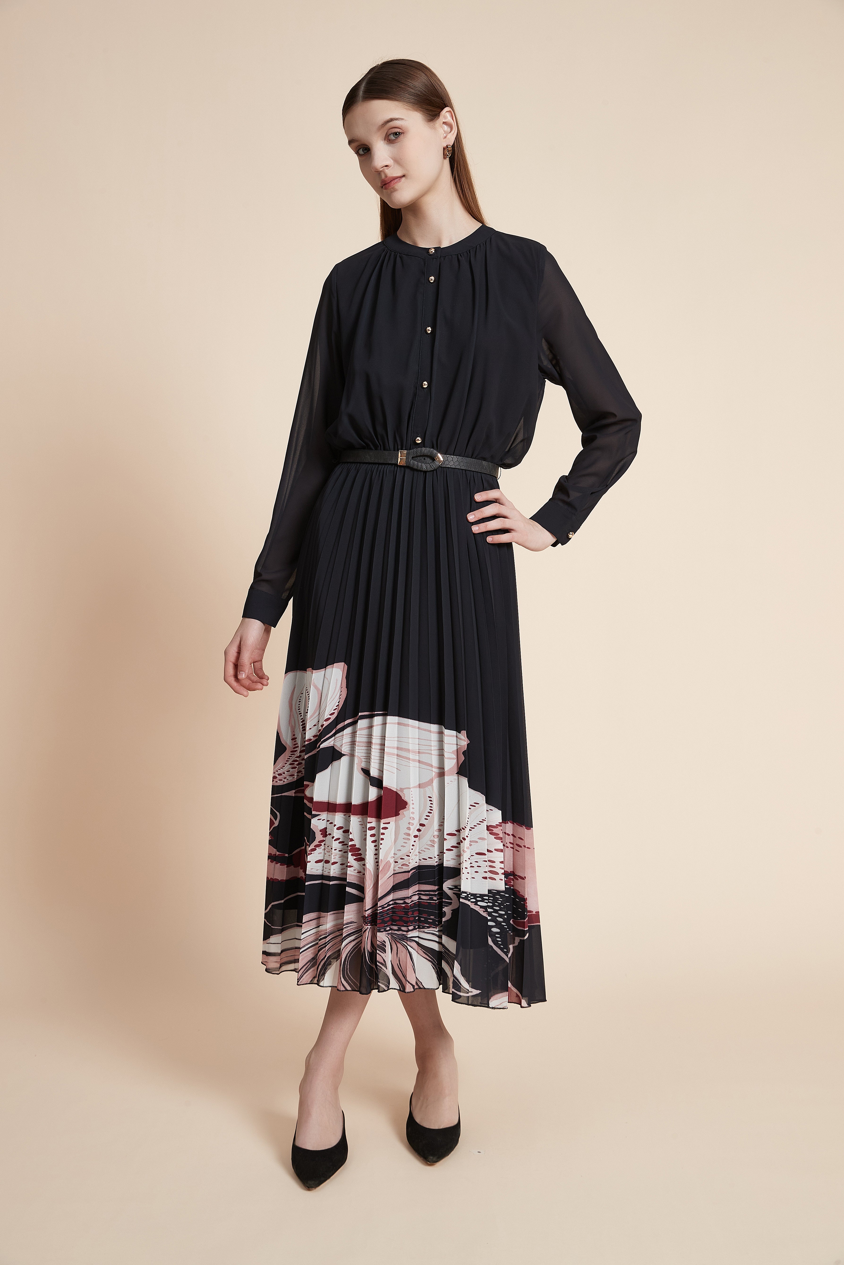 فستان ميدي منقوش بأكمام طويلة